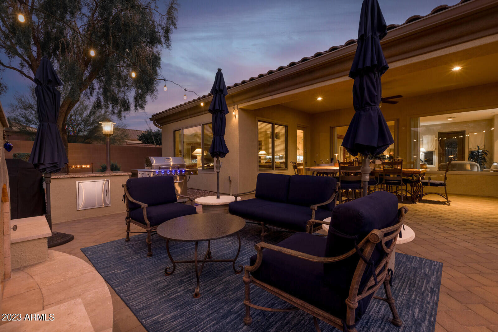 1842 W WEBSTER Court