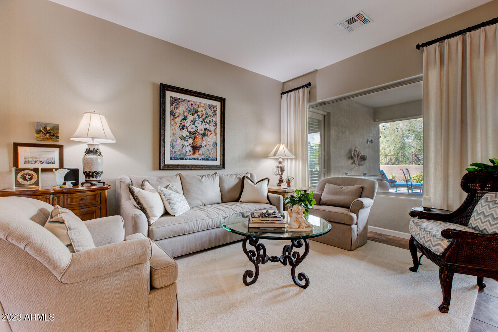 1842 W WEBSTER Court