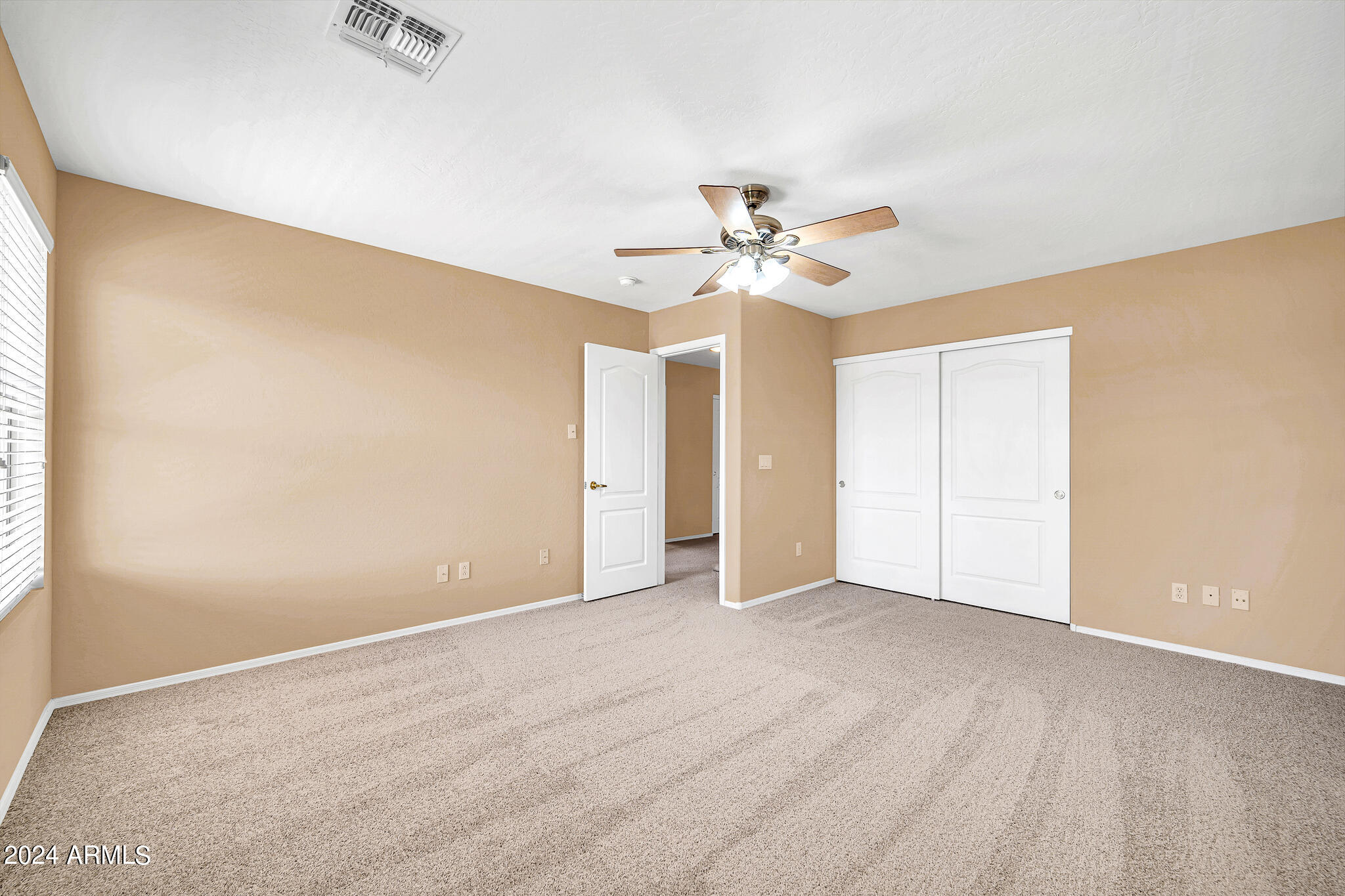 3426 W DESERT VISTA Trail