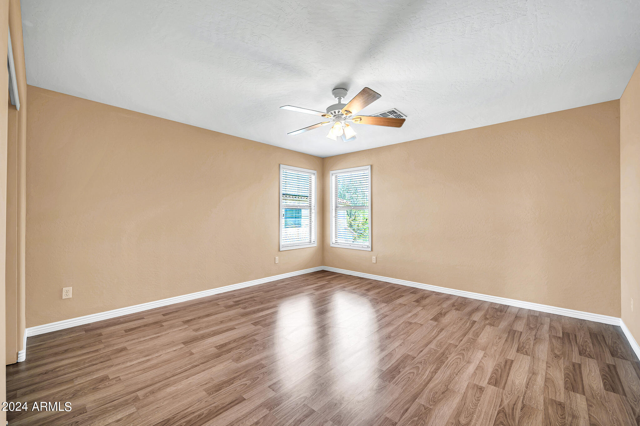 3426 W DESERT VISTA Trail