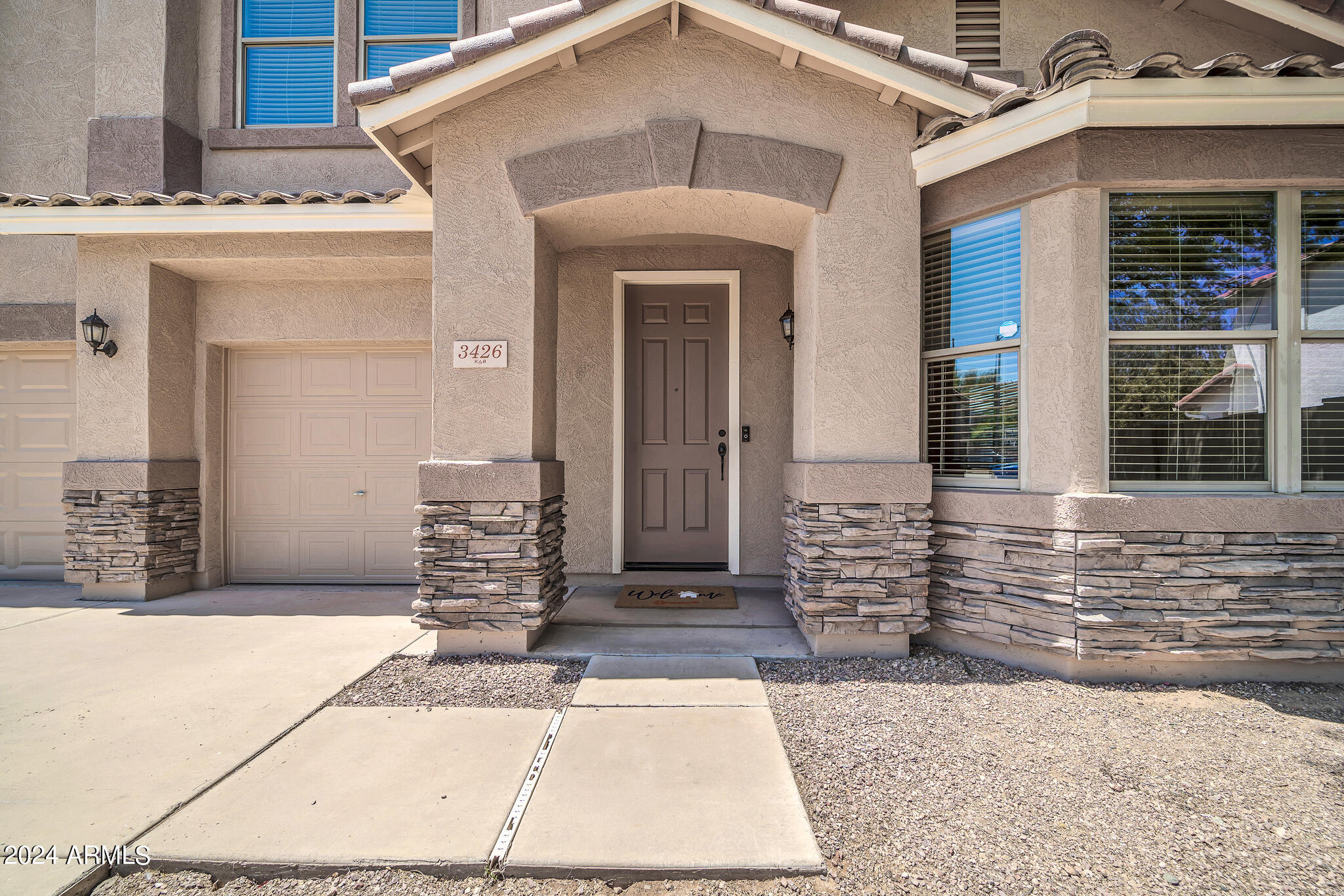 3426 W DESERT VISTA Trail