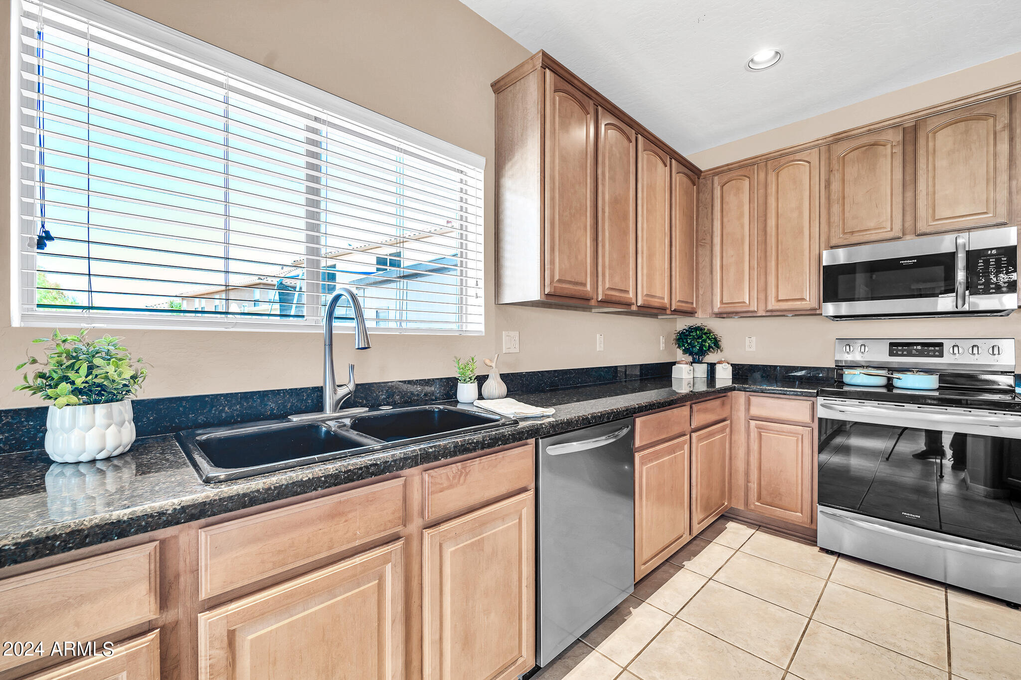 3426 W DESERT VISTA Trail