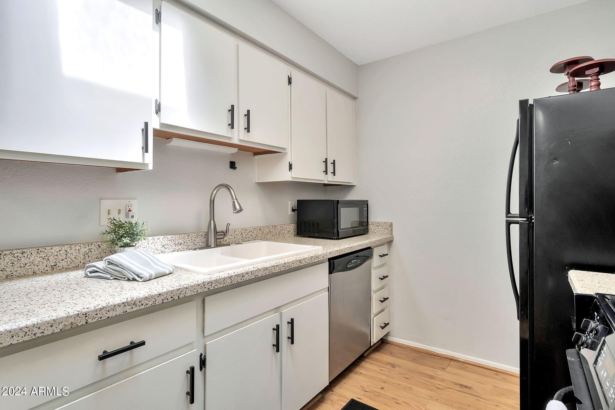 502 W TONOPAH Drive # 6