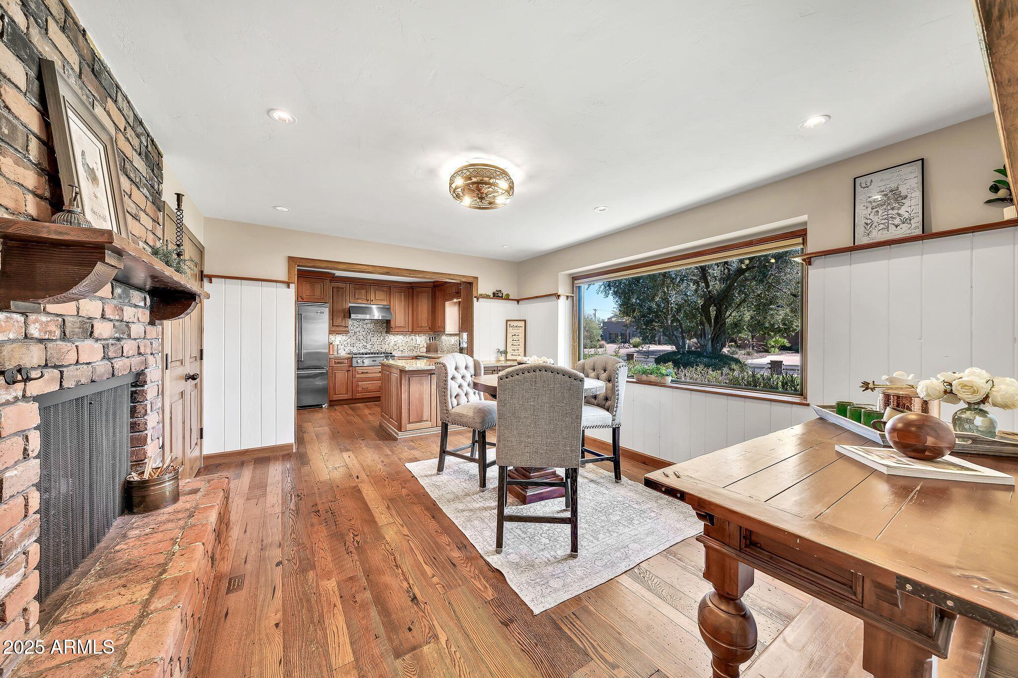 4022 E STANFORD Drive