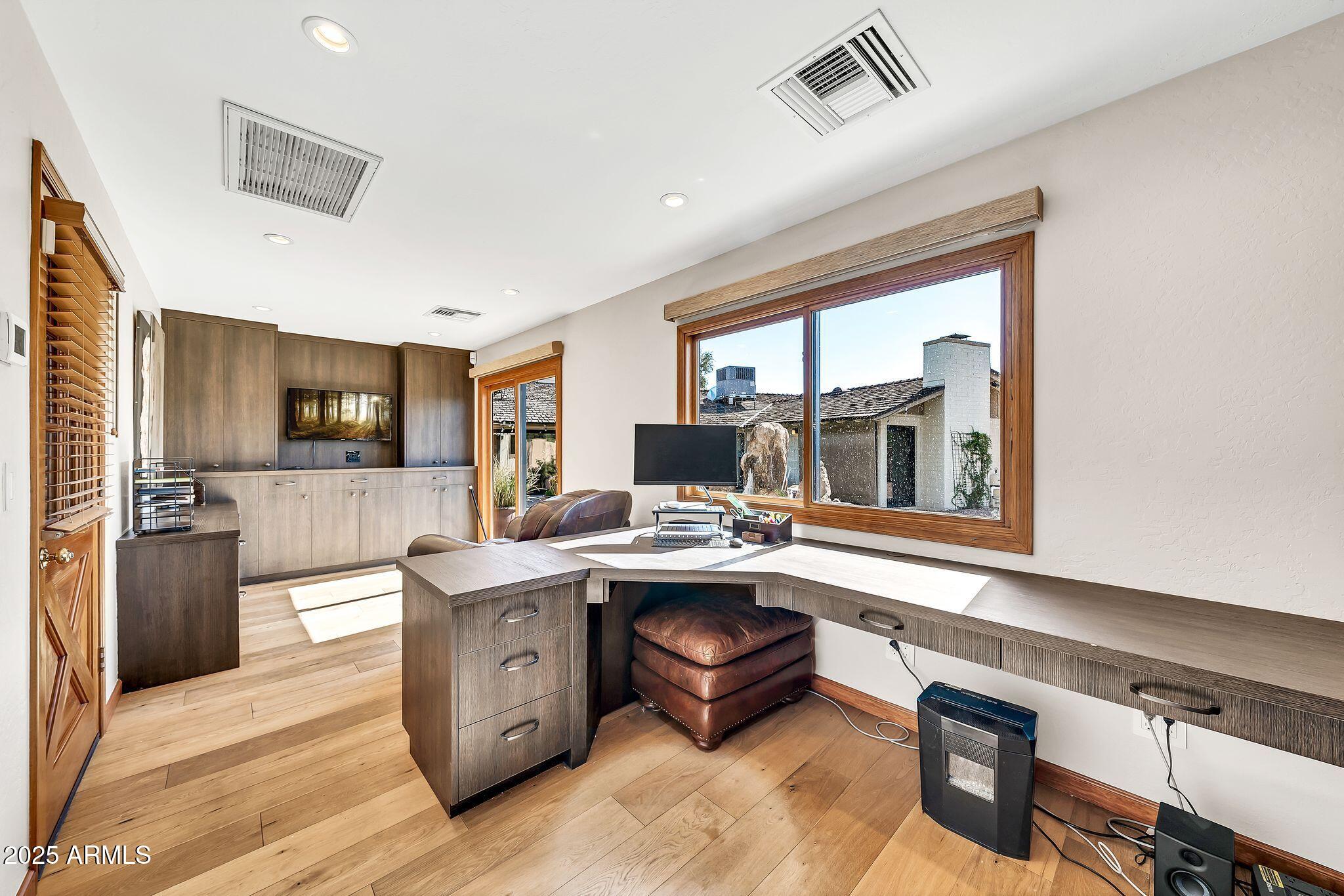 4022 E STANFORD Drive