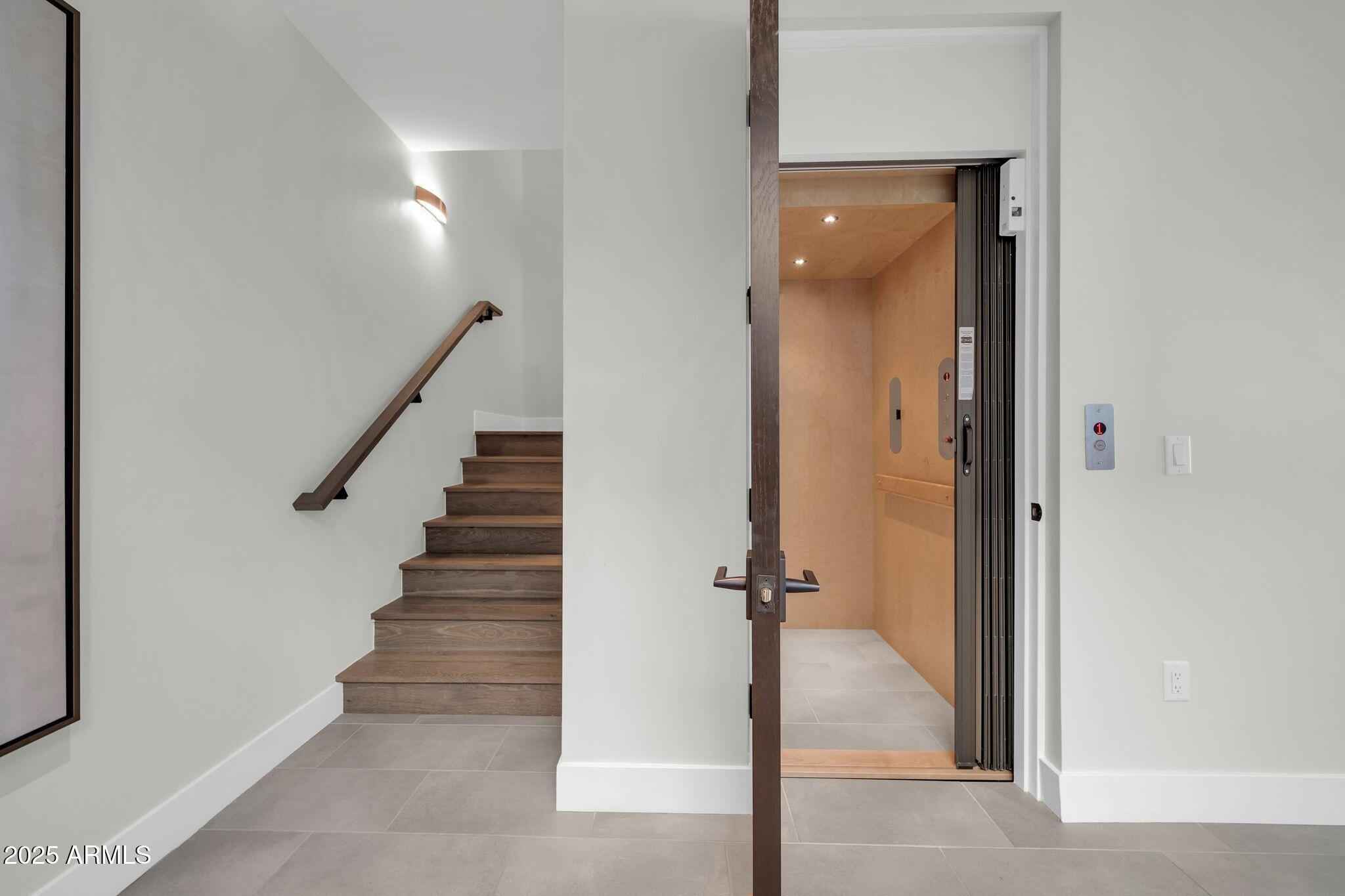 6331 E PHOENICIAN Boulevard, 6