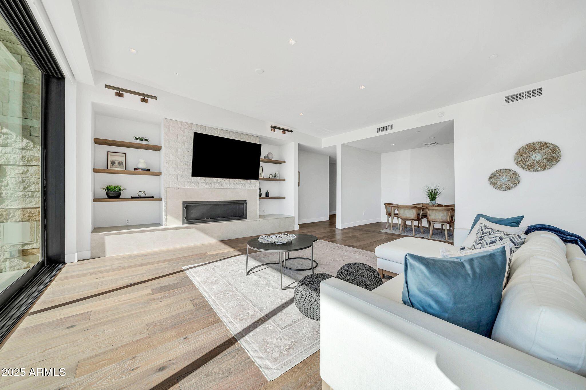 6331 E PHOENICIAN Boulevard, 6