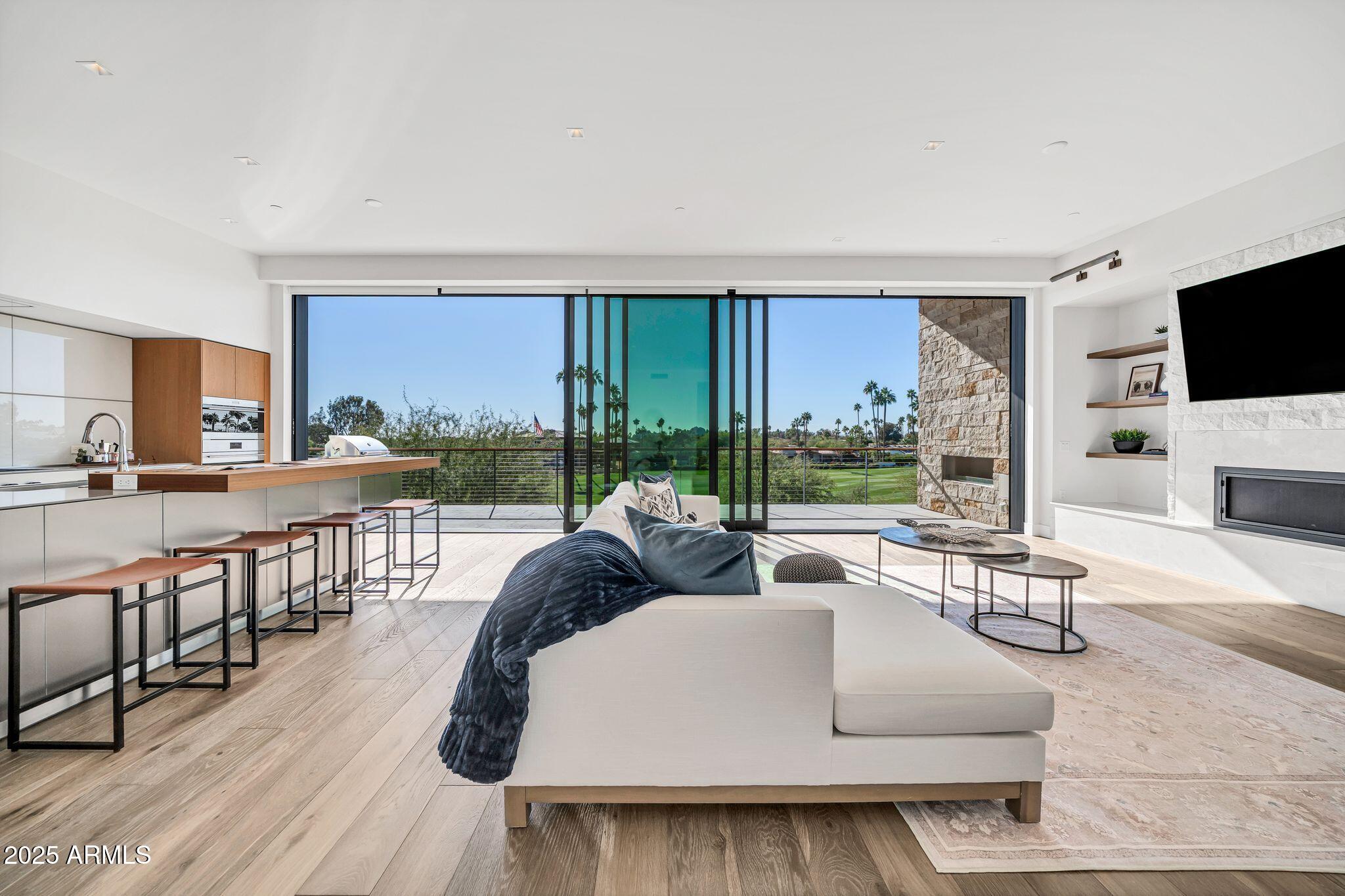 6331 E PHOENICIAN Boulevard, 6