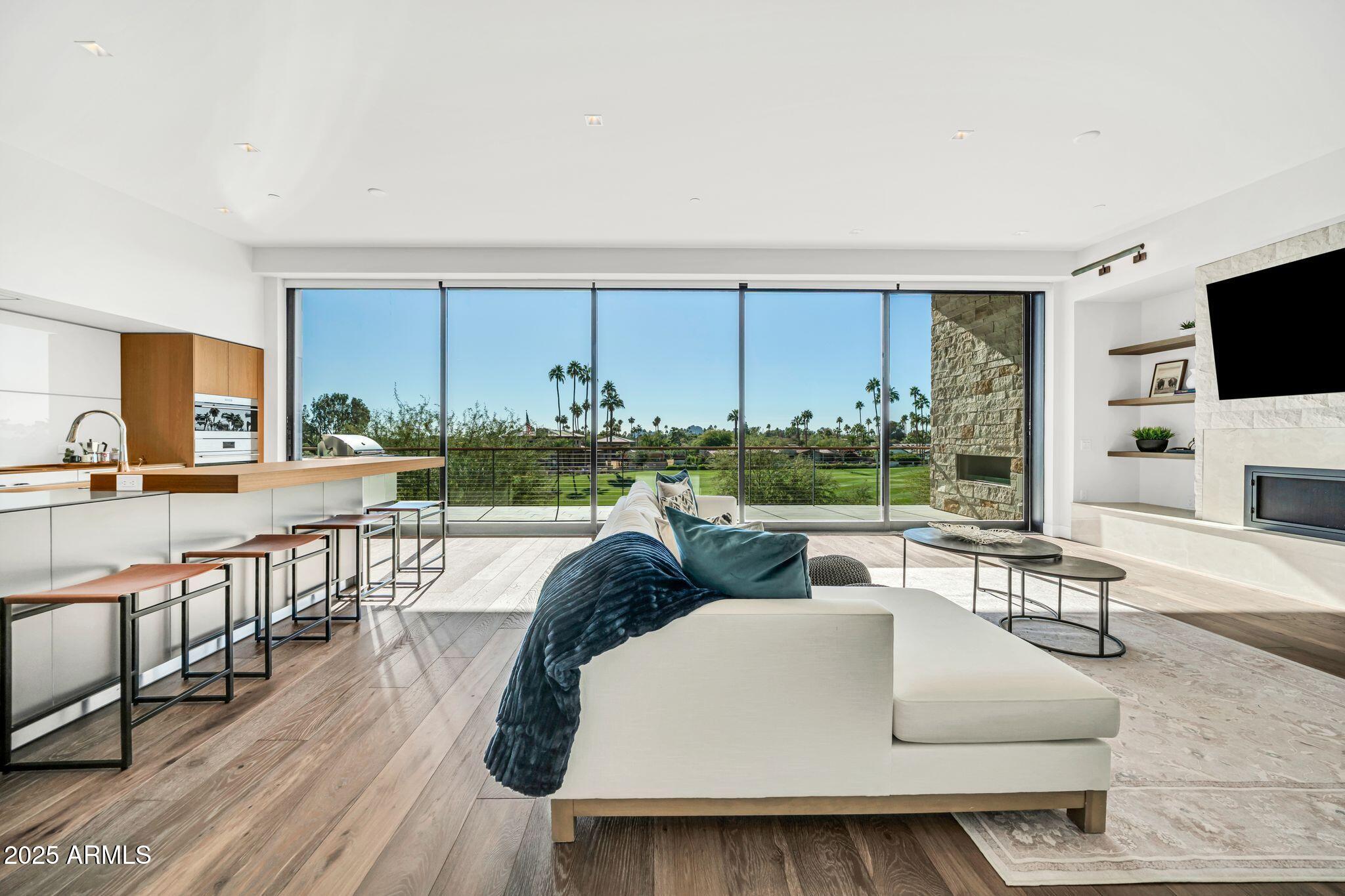 6331 E PHOENICIAN Boulevard, 6