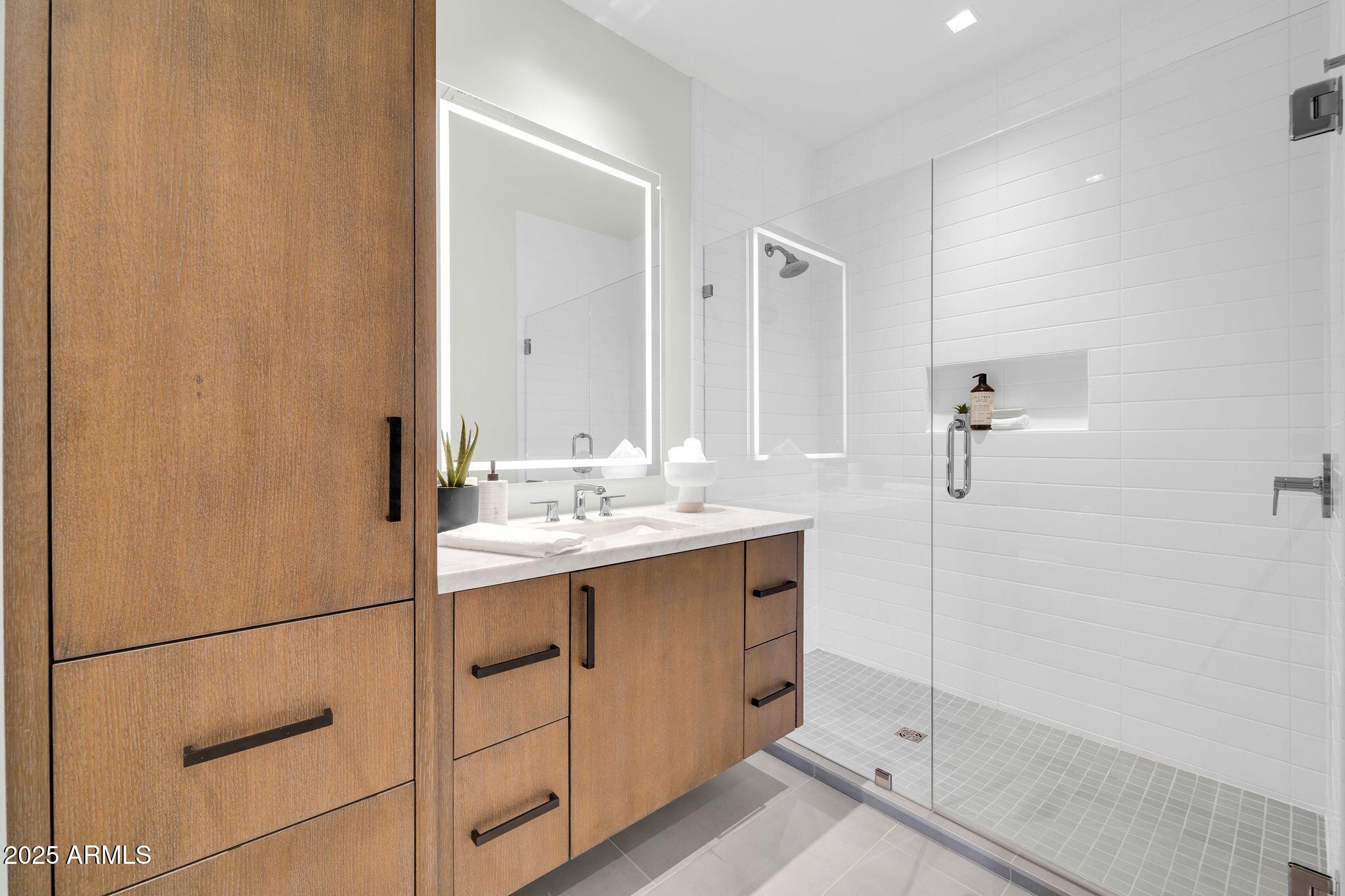 6331 E PHOENICIAN Boulevard, 6