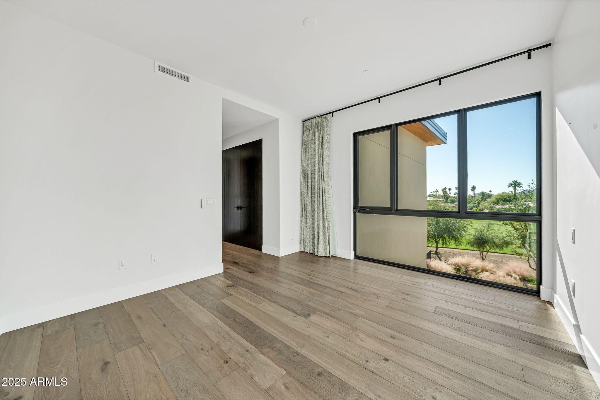 6331 E PHOENICIAN Boulevard, 6