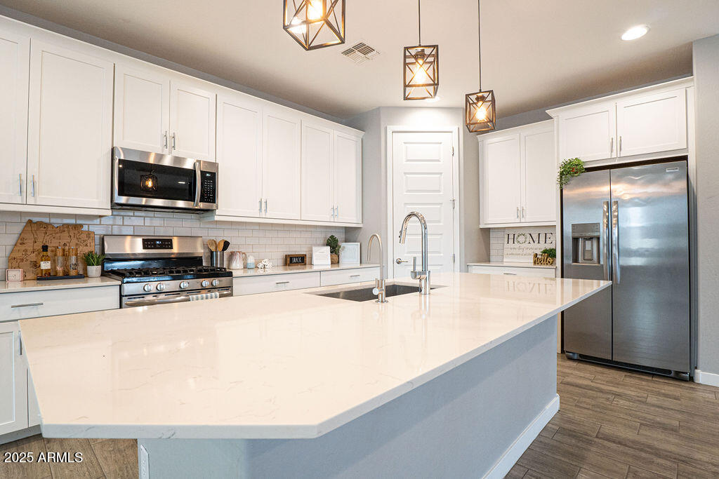 19447 W MARIPOSA Drive