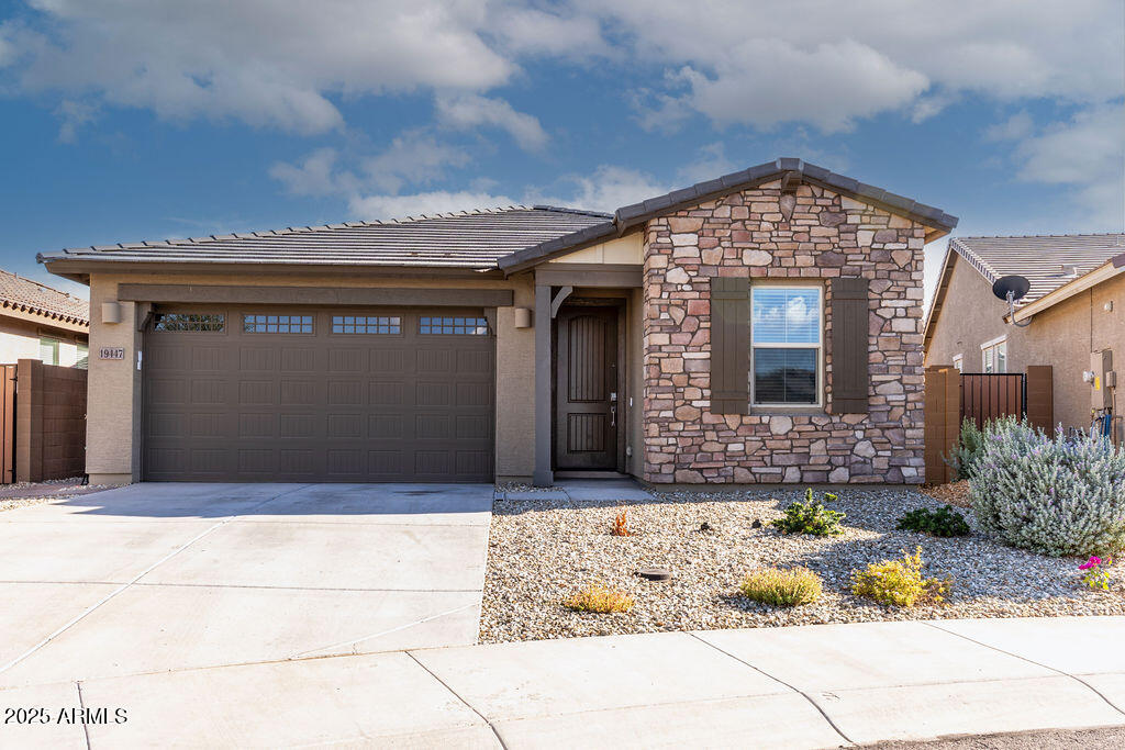 19447 W MARIPOSA Drive