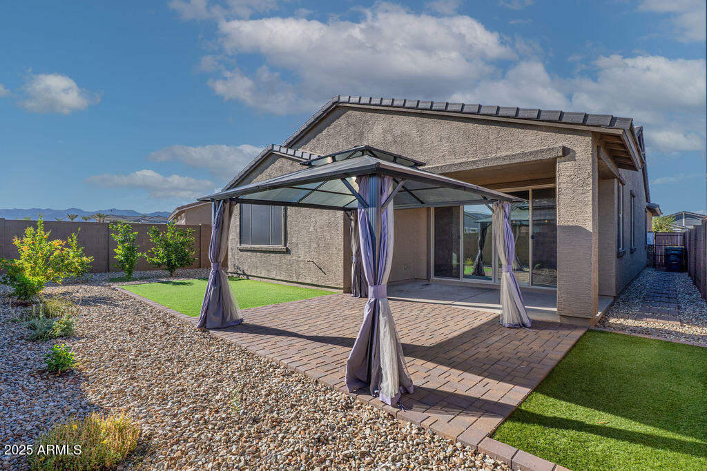 19447 W MARIPOSA Drive