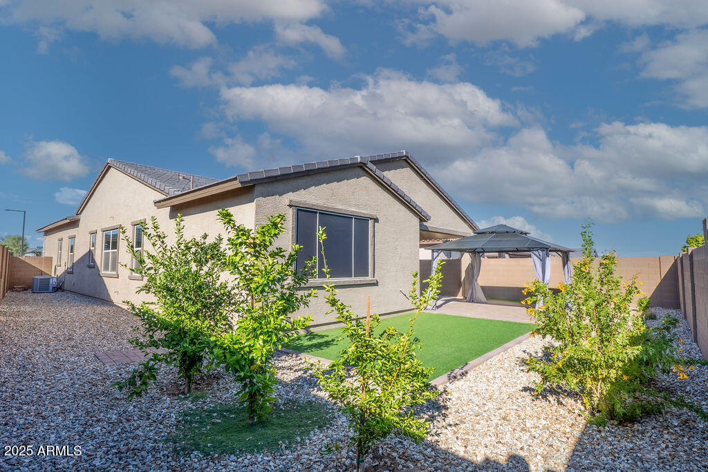 19447 W MARIPOSA Drive