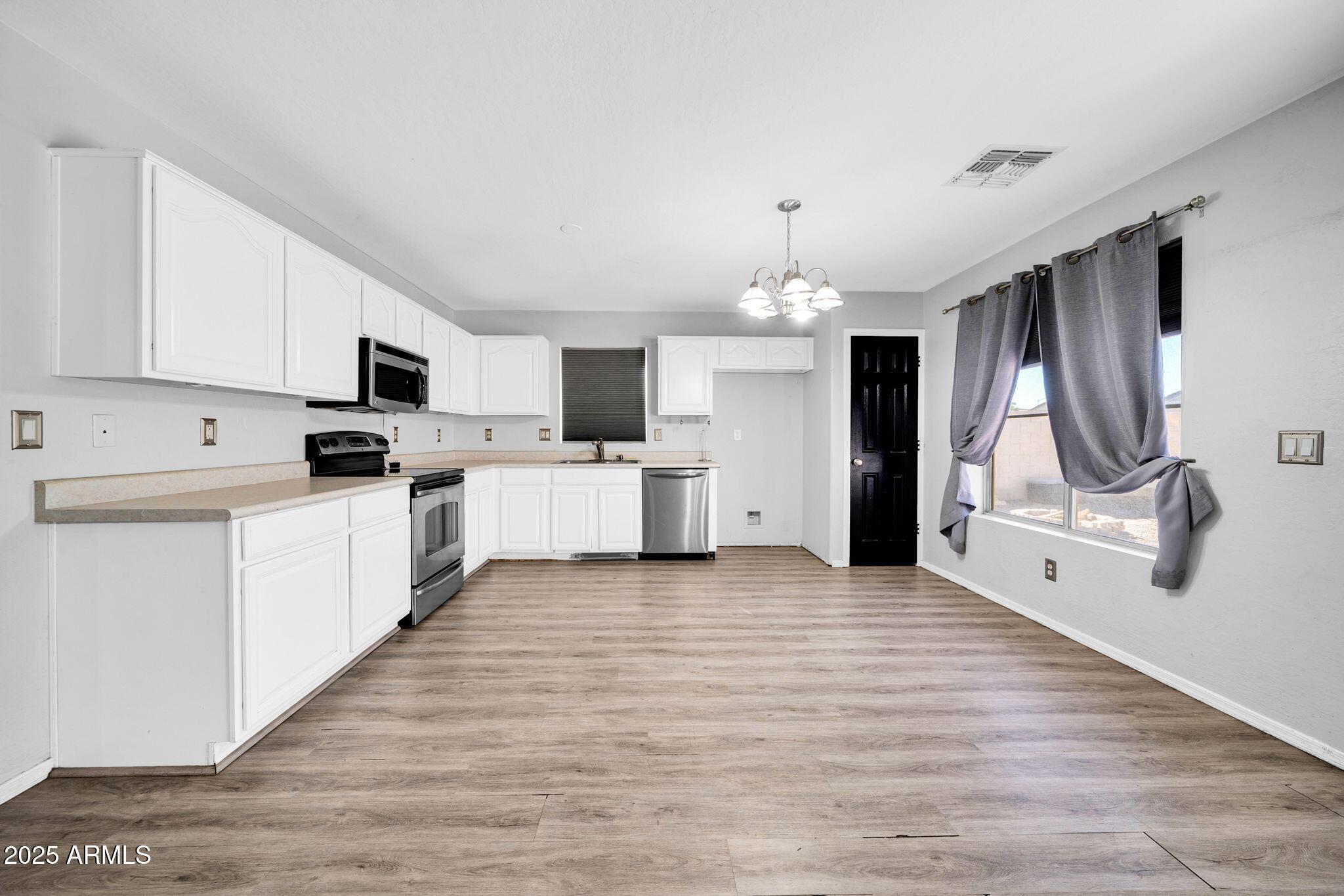 12510 W SANTA FE Lane