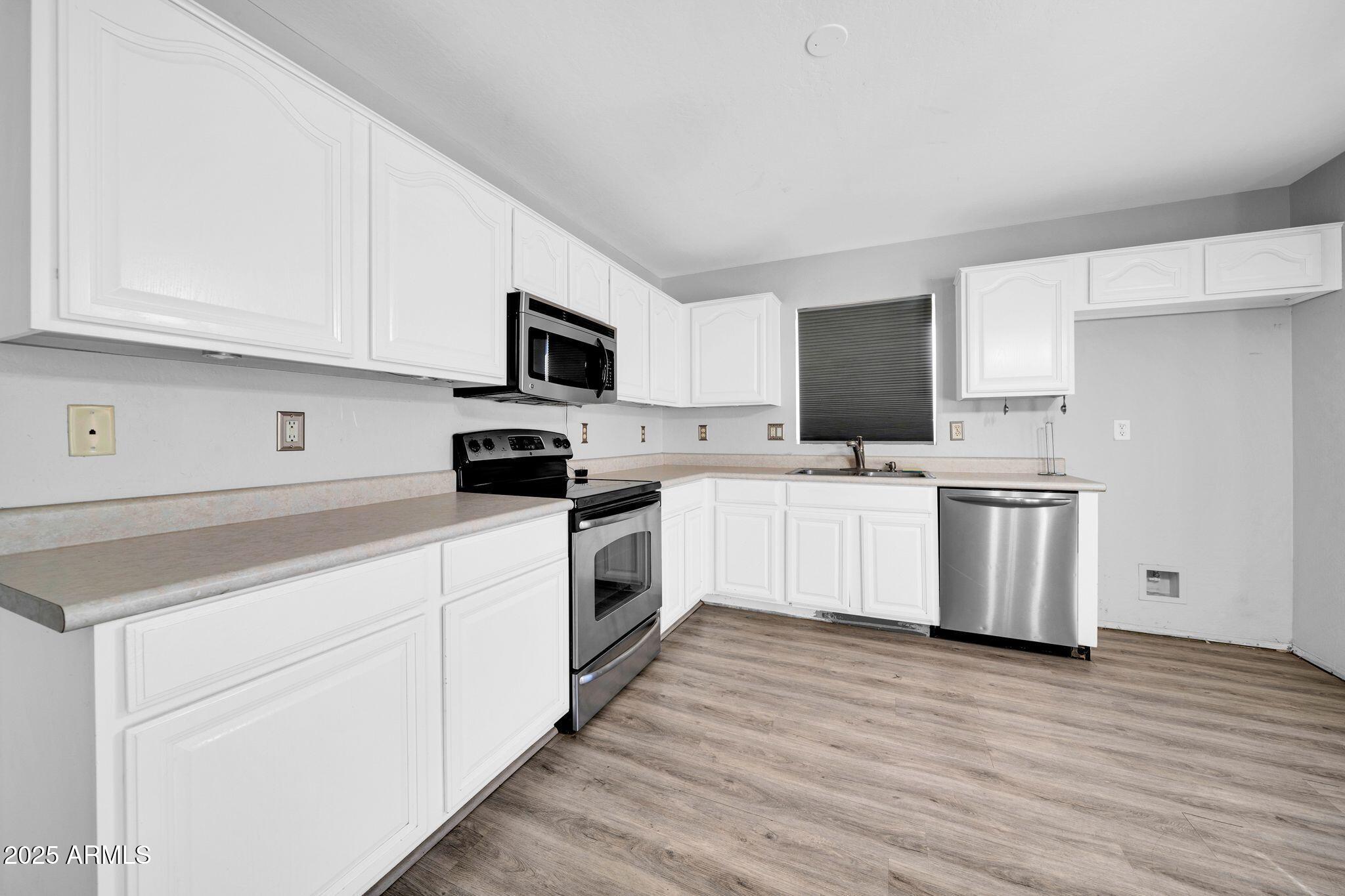 12510 W SANTA FE Lane