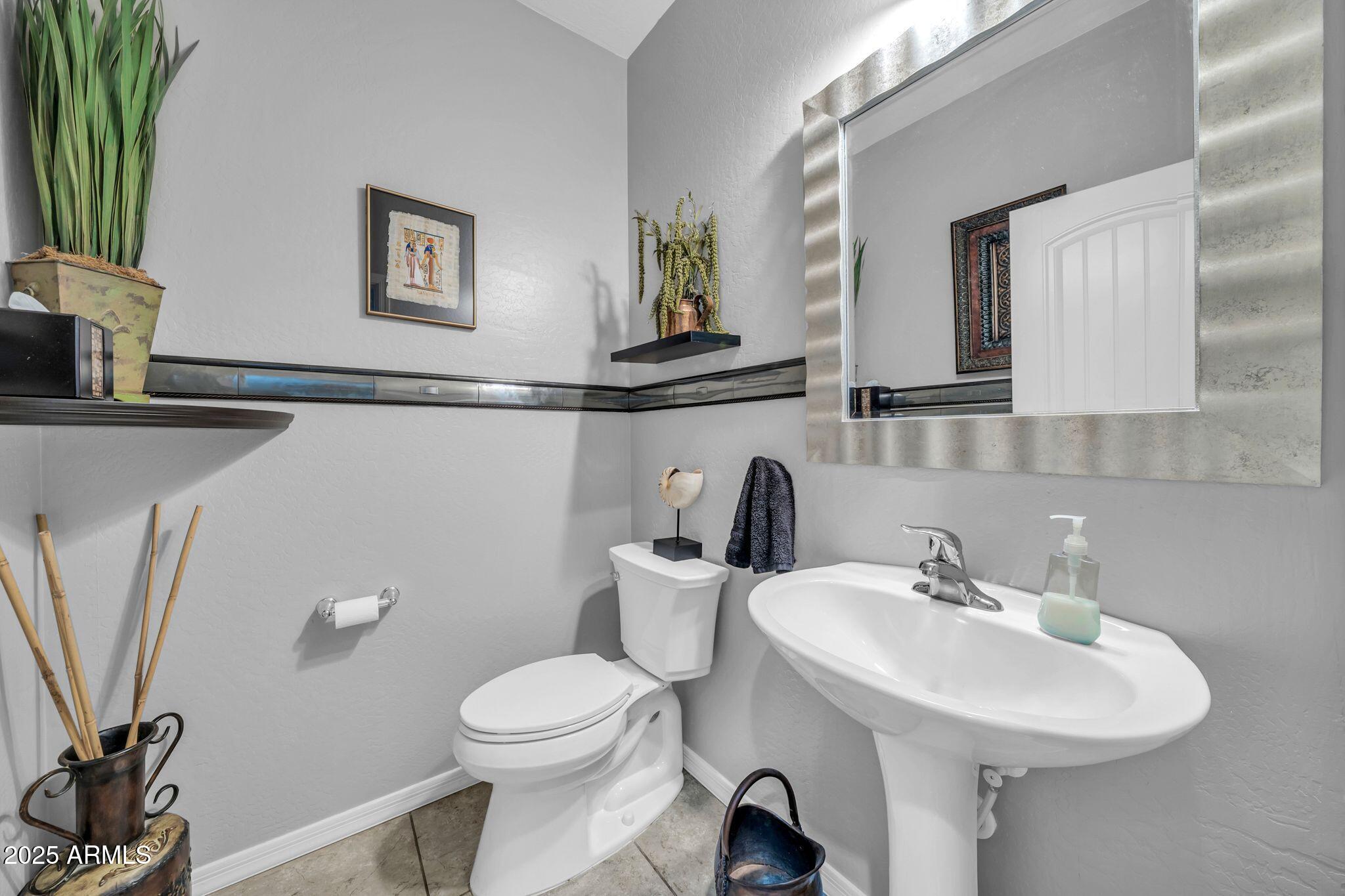 18362 W MARCONI Avenue