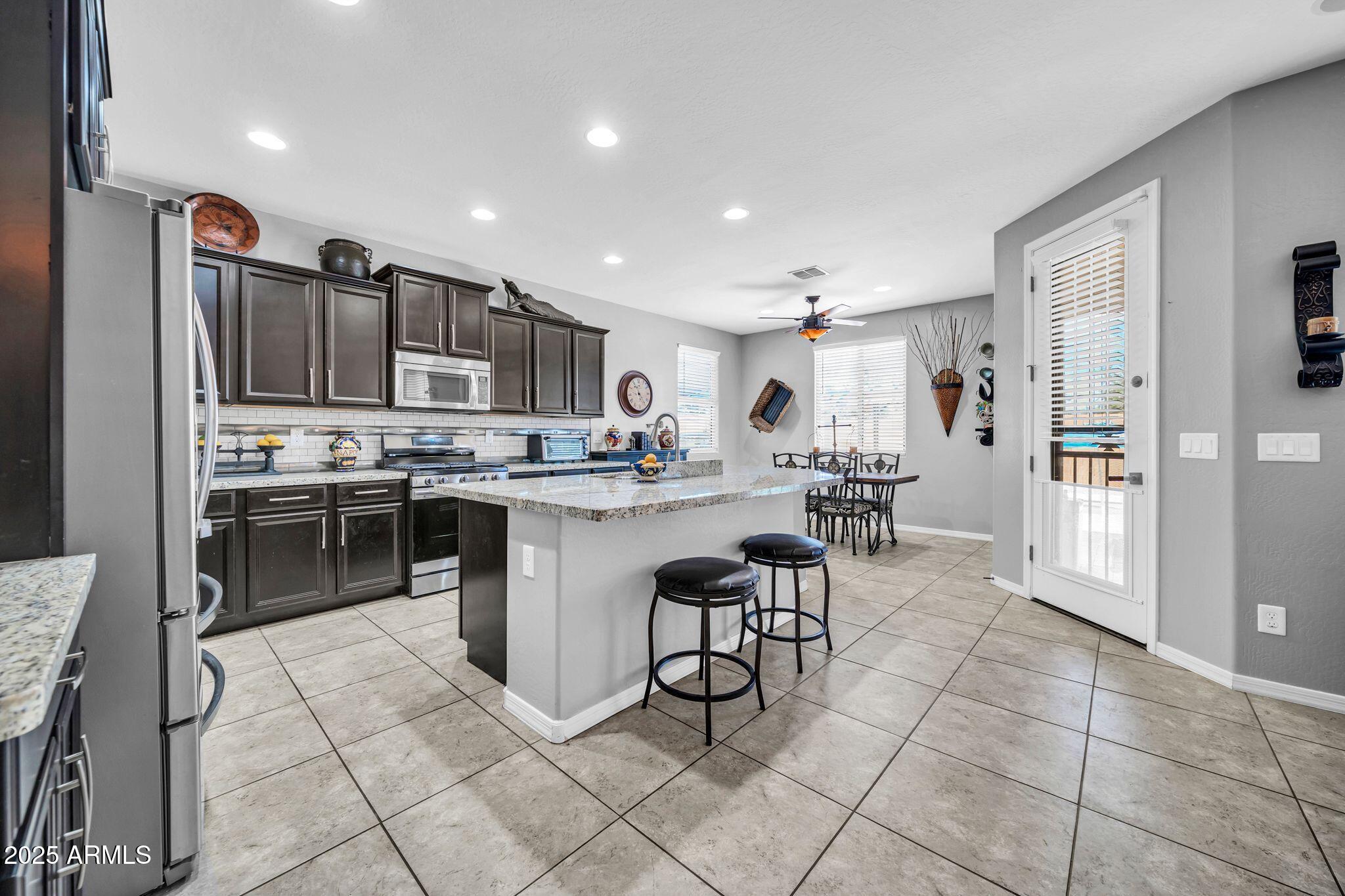 18362 W MARCONI Avenue