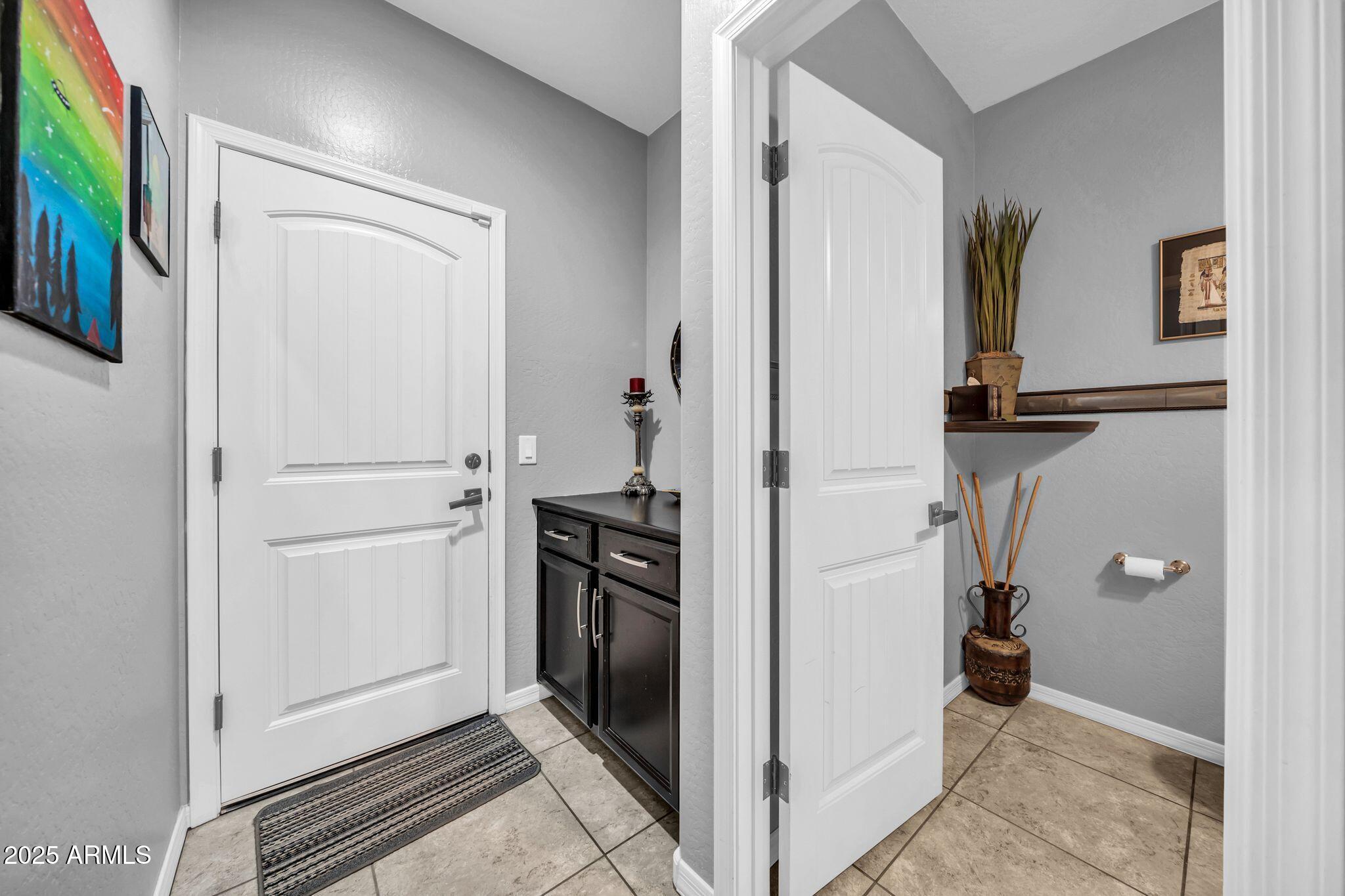 18362 W MARCONI Avenue