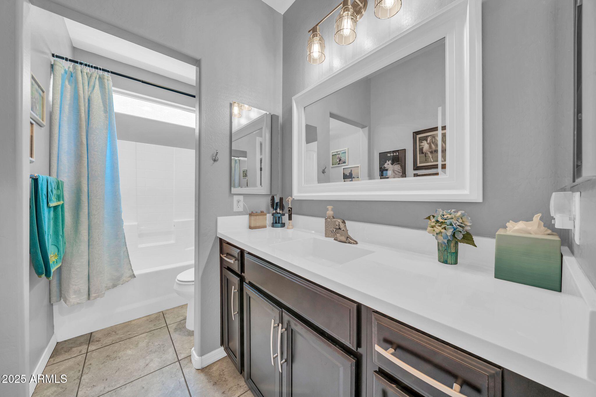 18362 W MARCONI Avenue