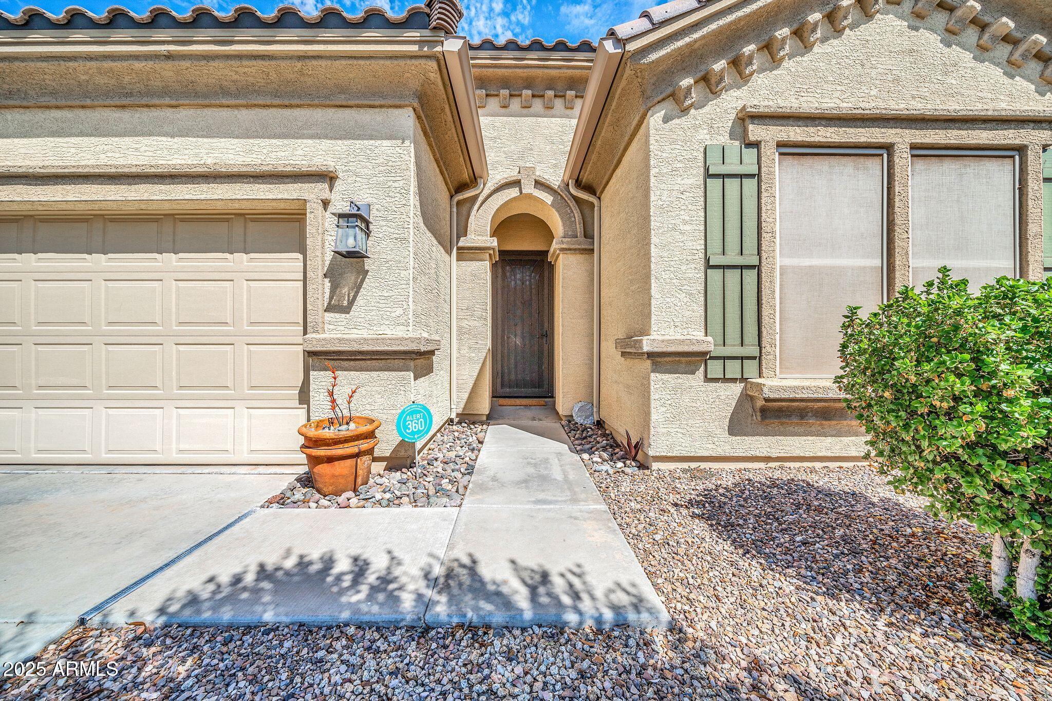 18362 W MARCONI Avenue