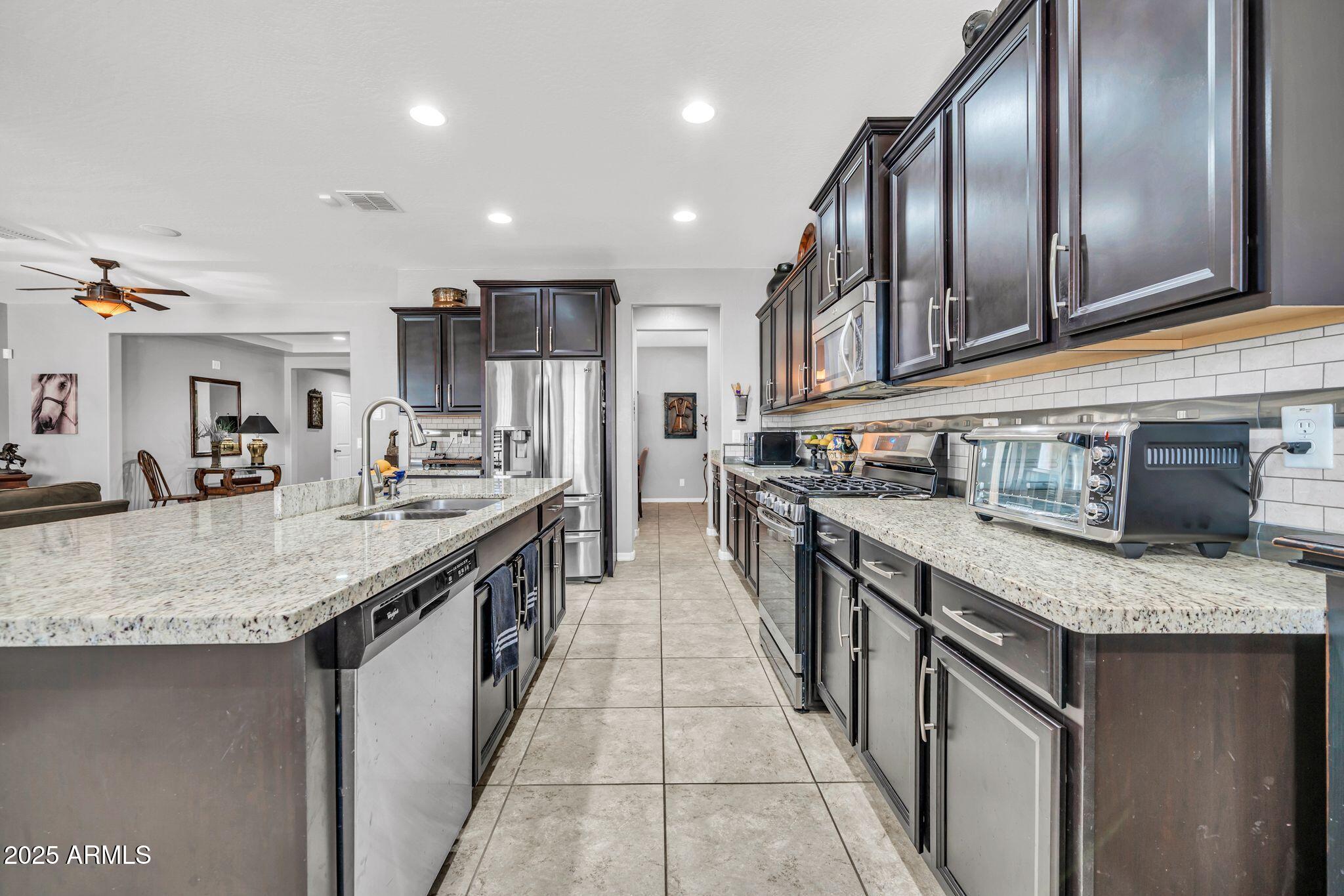 18362 W MARCONI Avenue