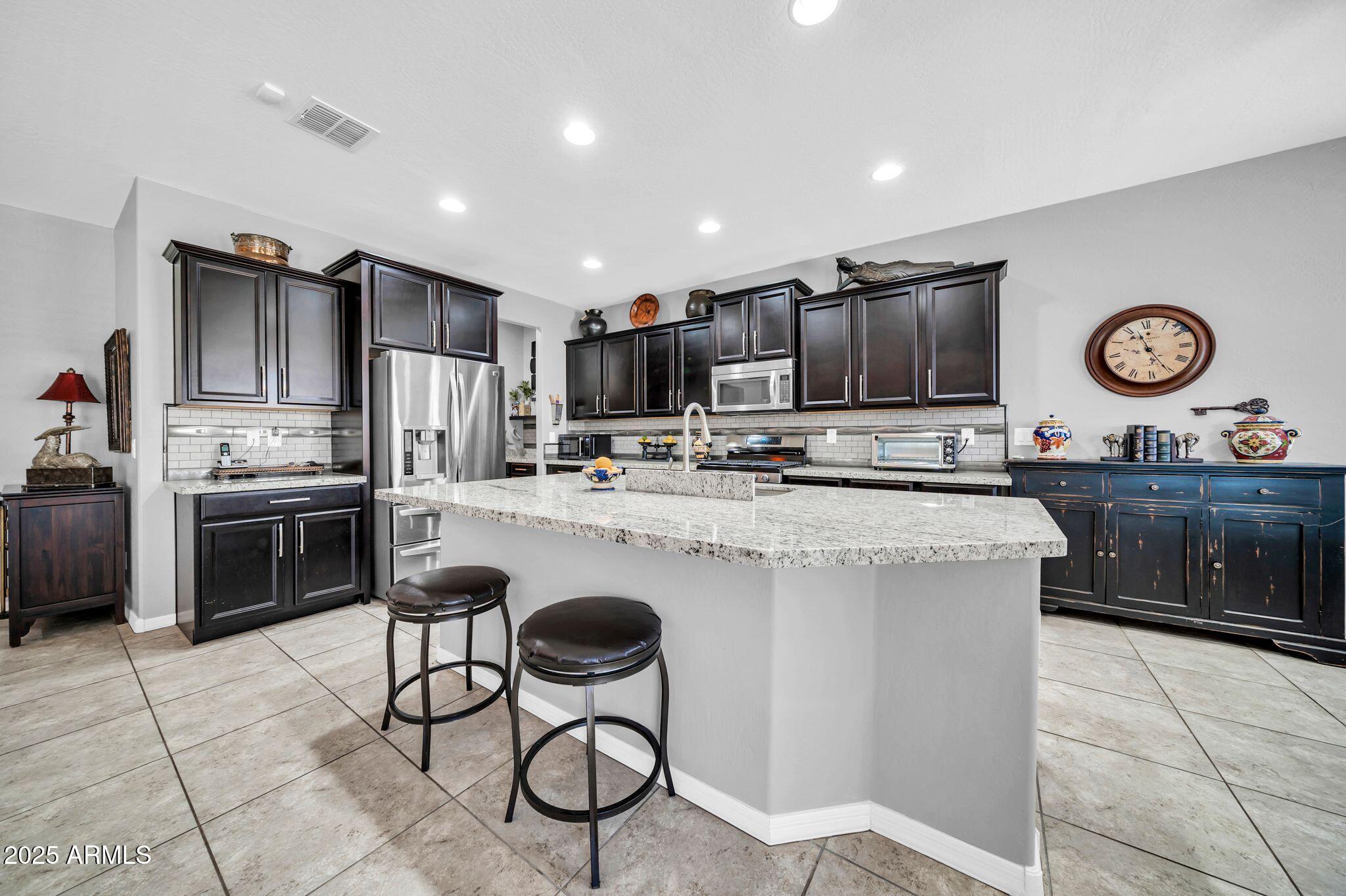 18362 W MARCONI Avenue