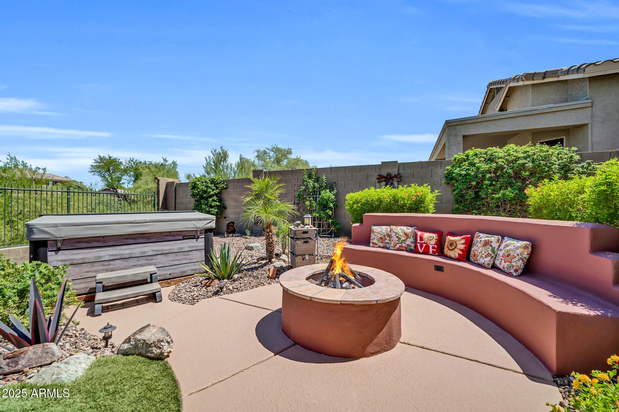 40924 N CROCKETT Trail