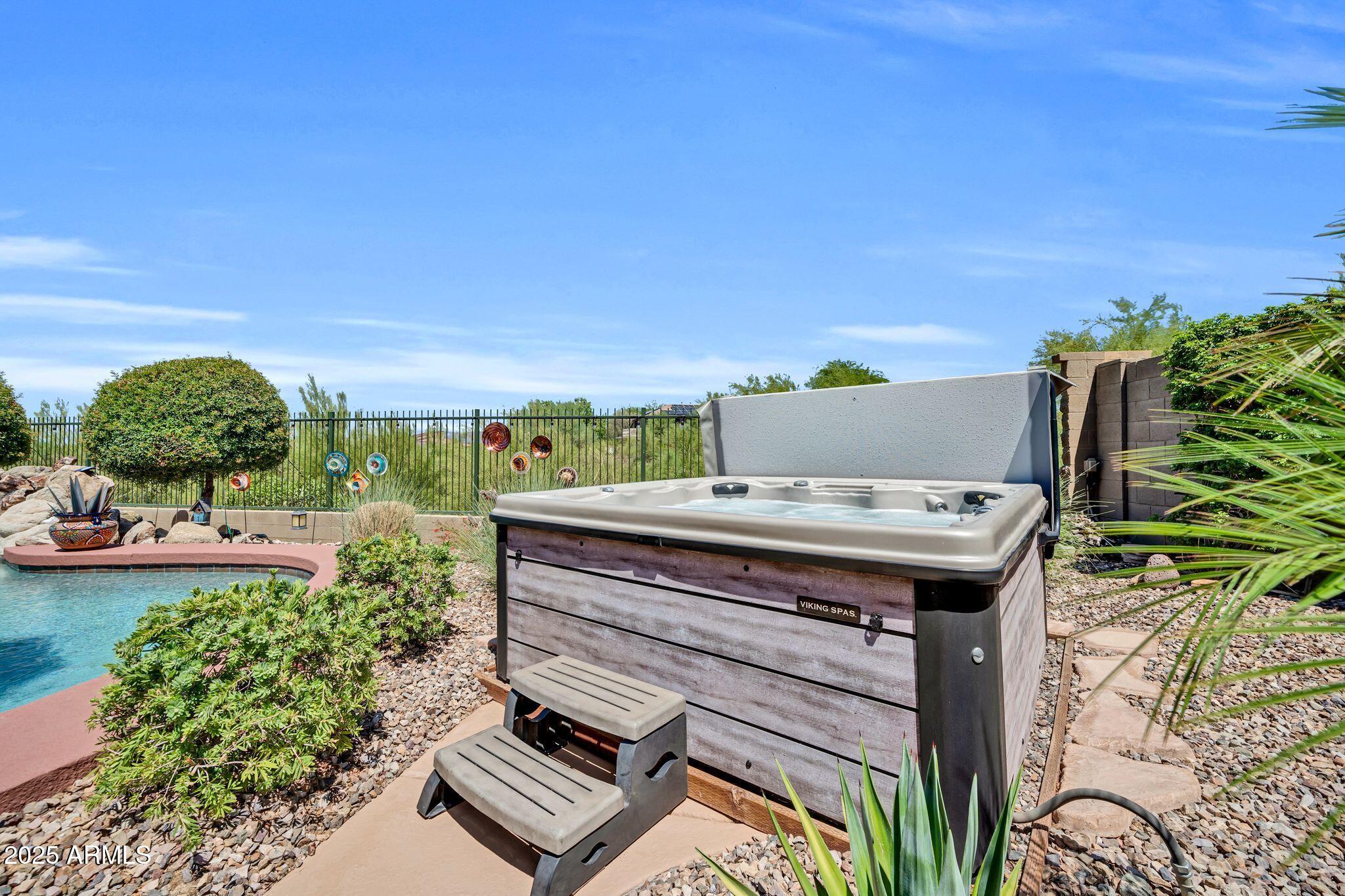 40924 N CROCKETT Trail