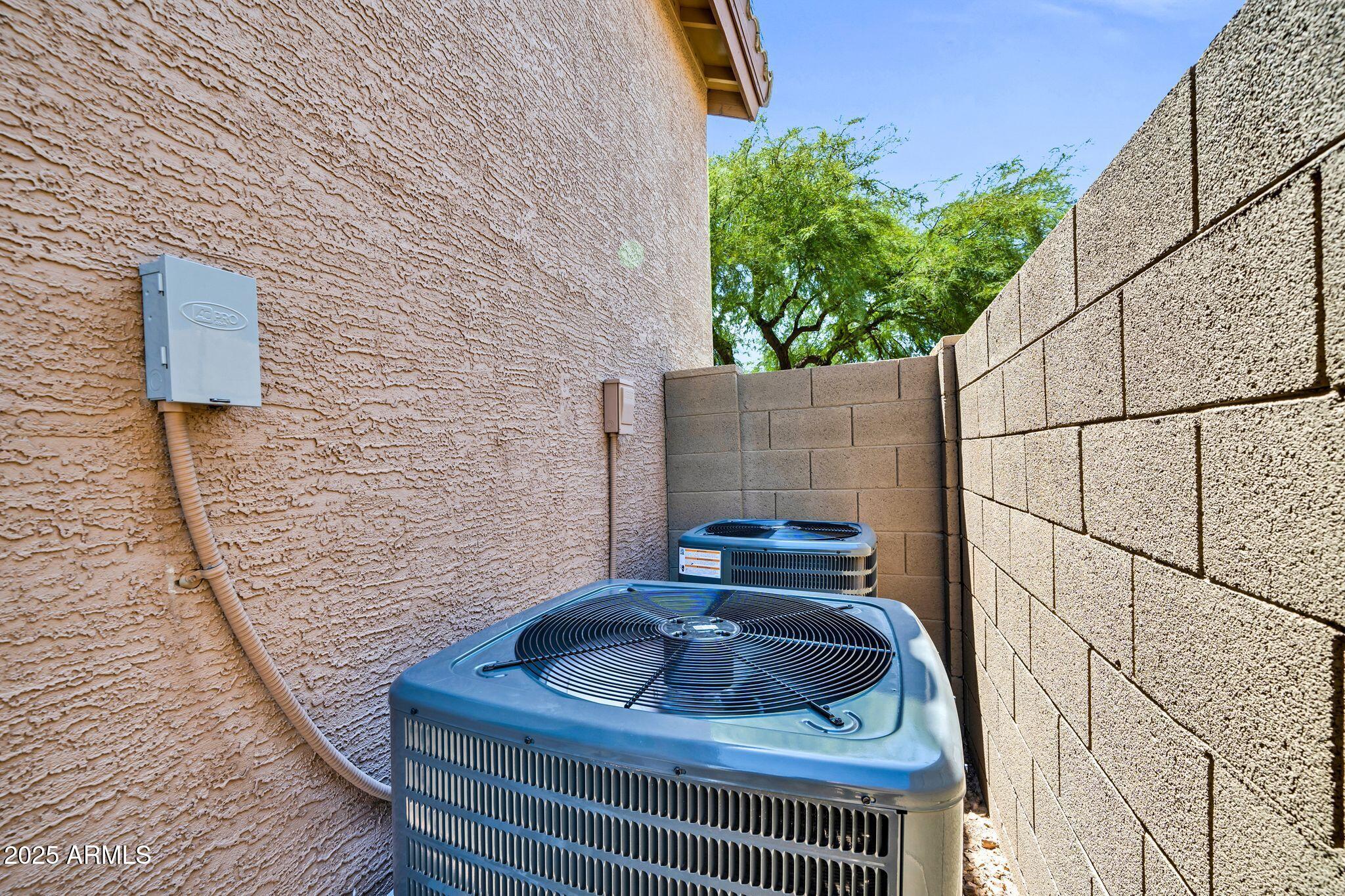 40924 N CROCKETT Trail