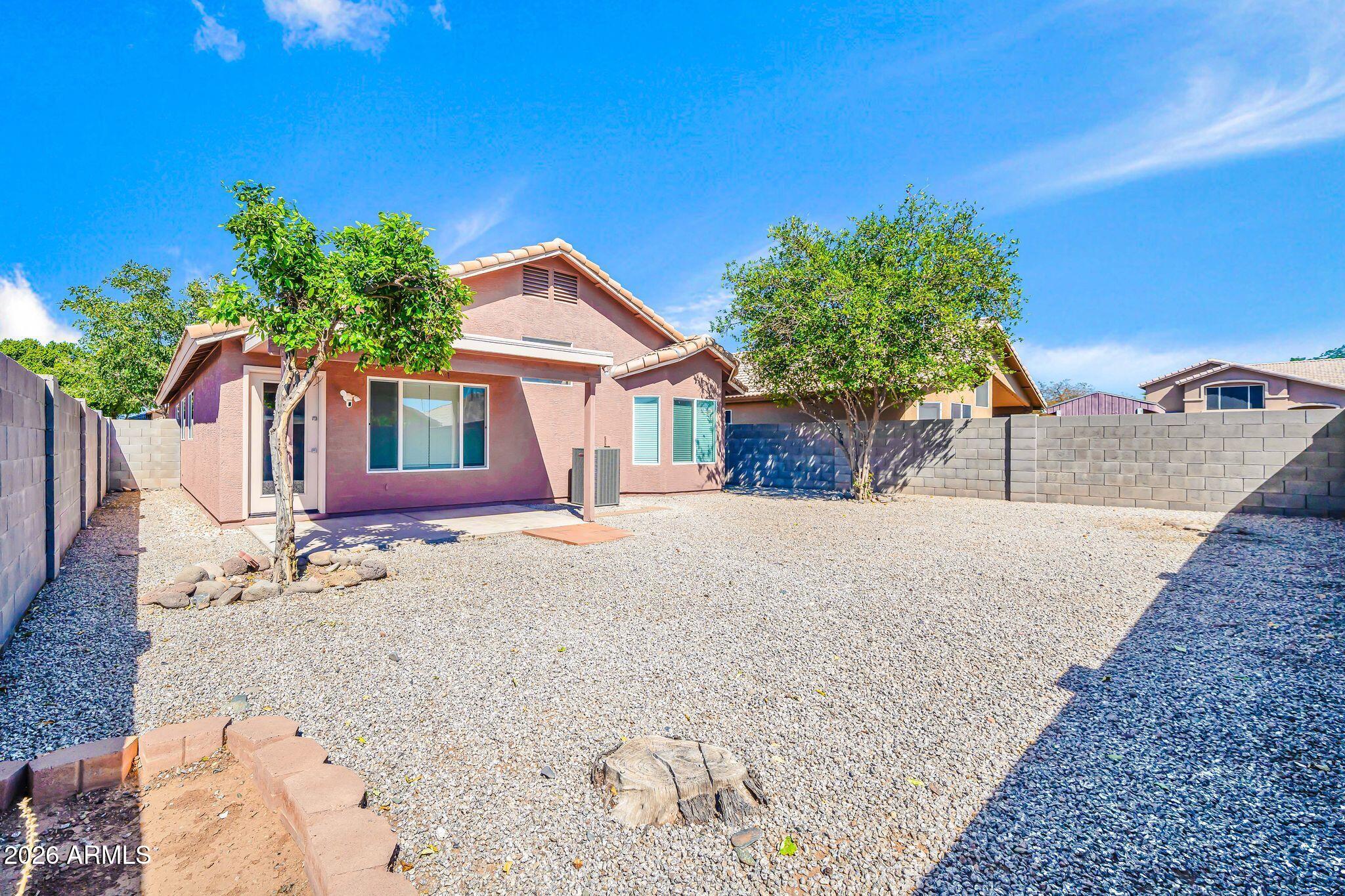 8539 W PARADISE Drive