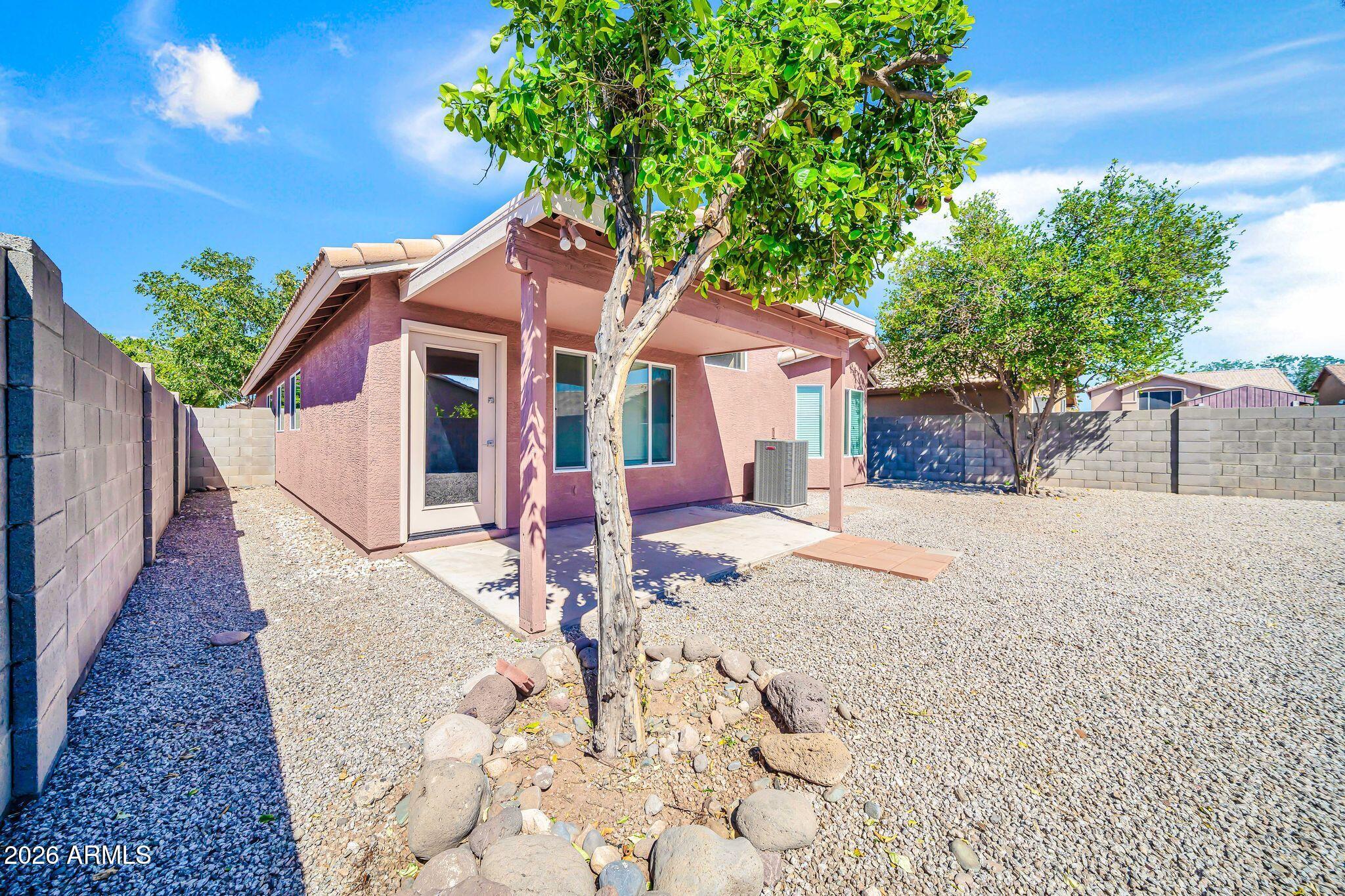8539 W PARADISE Drive