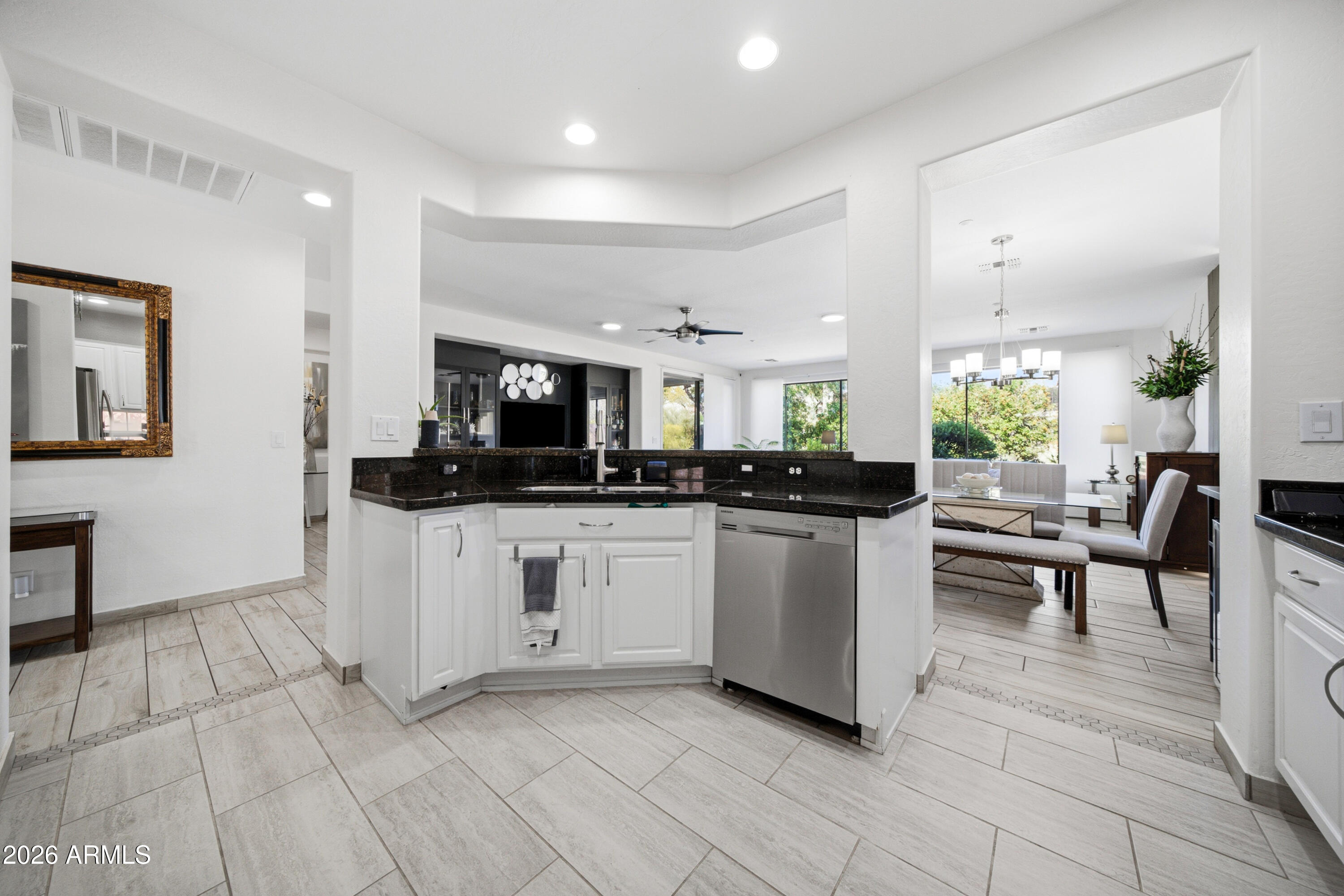 1922 W SPIRIT Court
