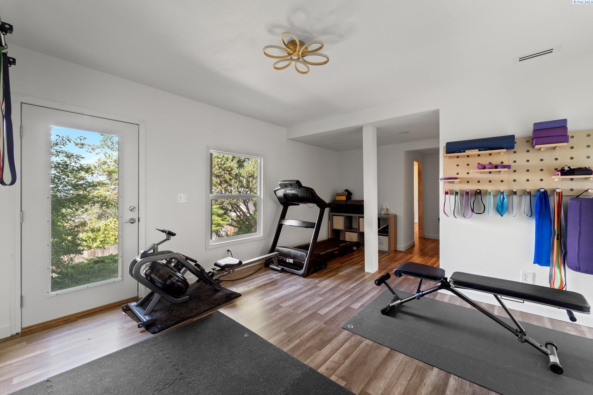 4406 Laurel Drive