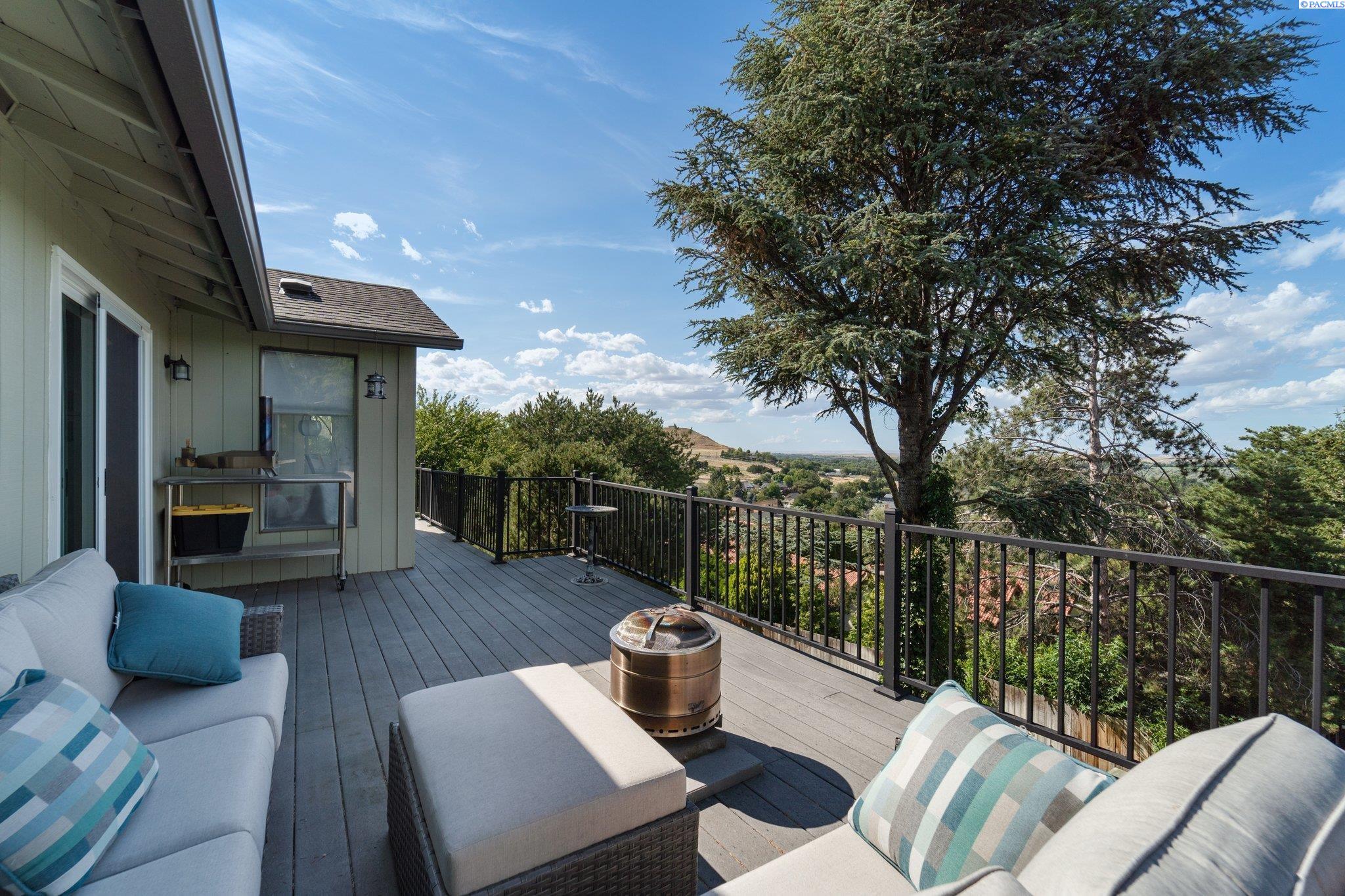 4406 Laurel Drive