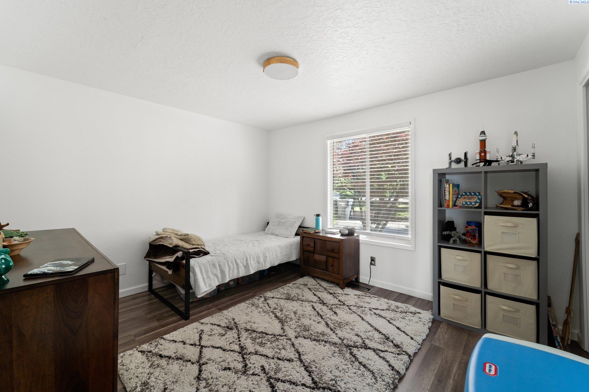 4406 Laurel Drive
