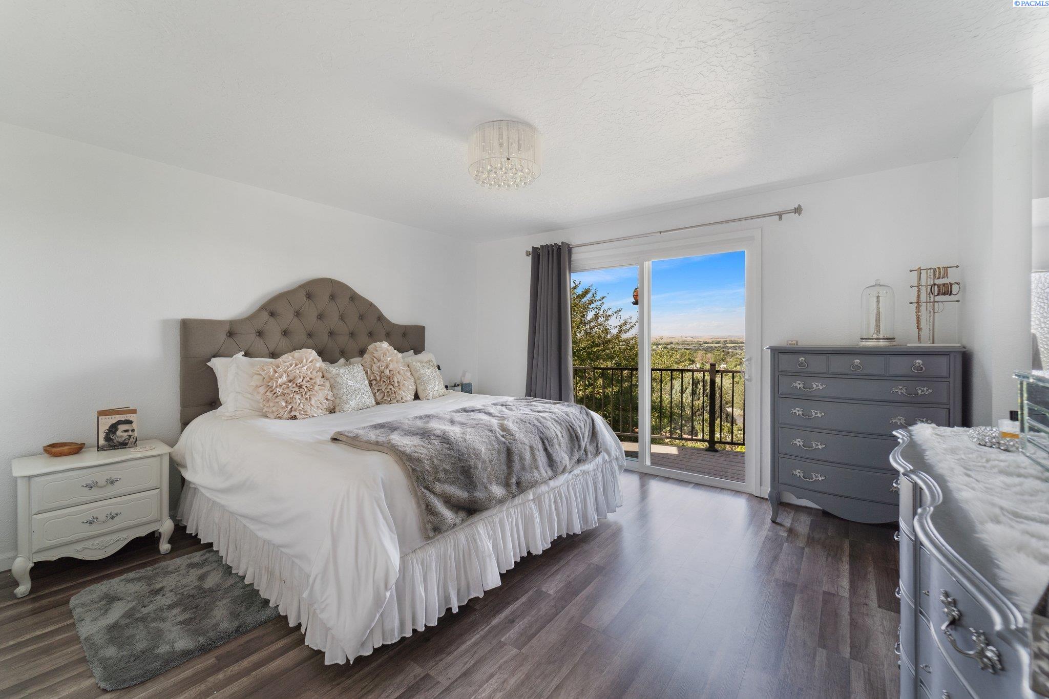 4406 Laurel Drive