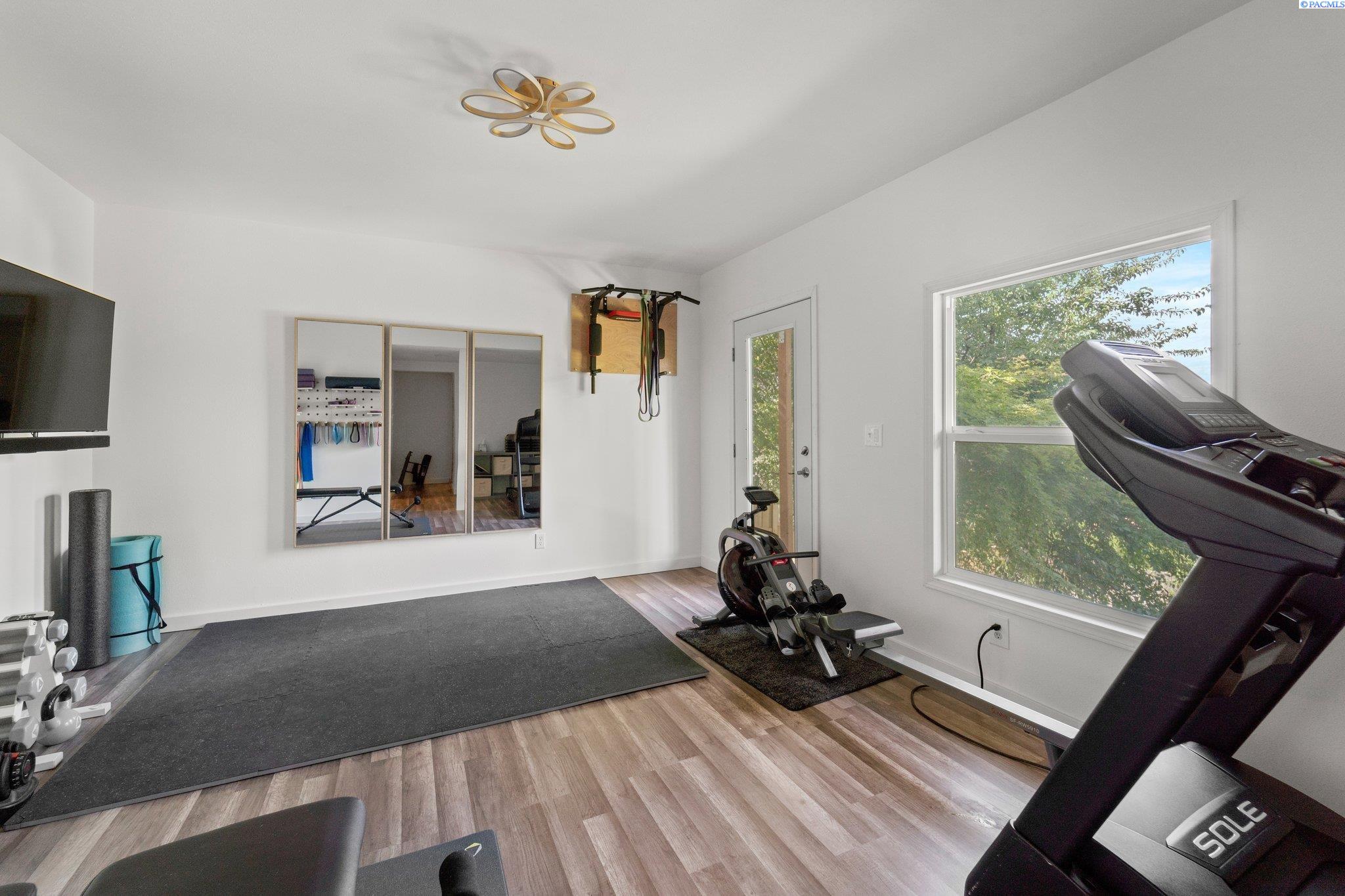 4406 Laurel Drive