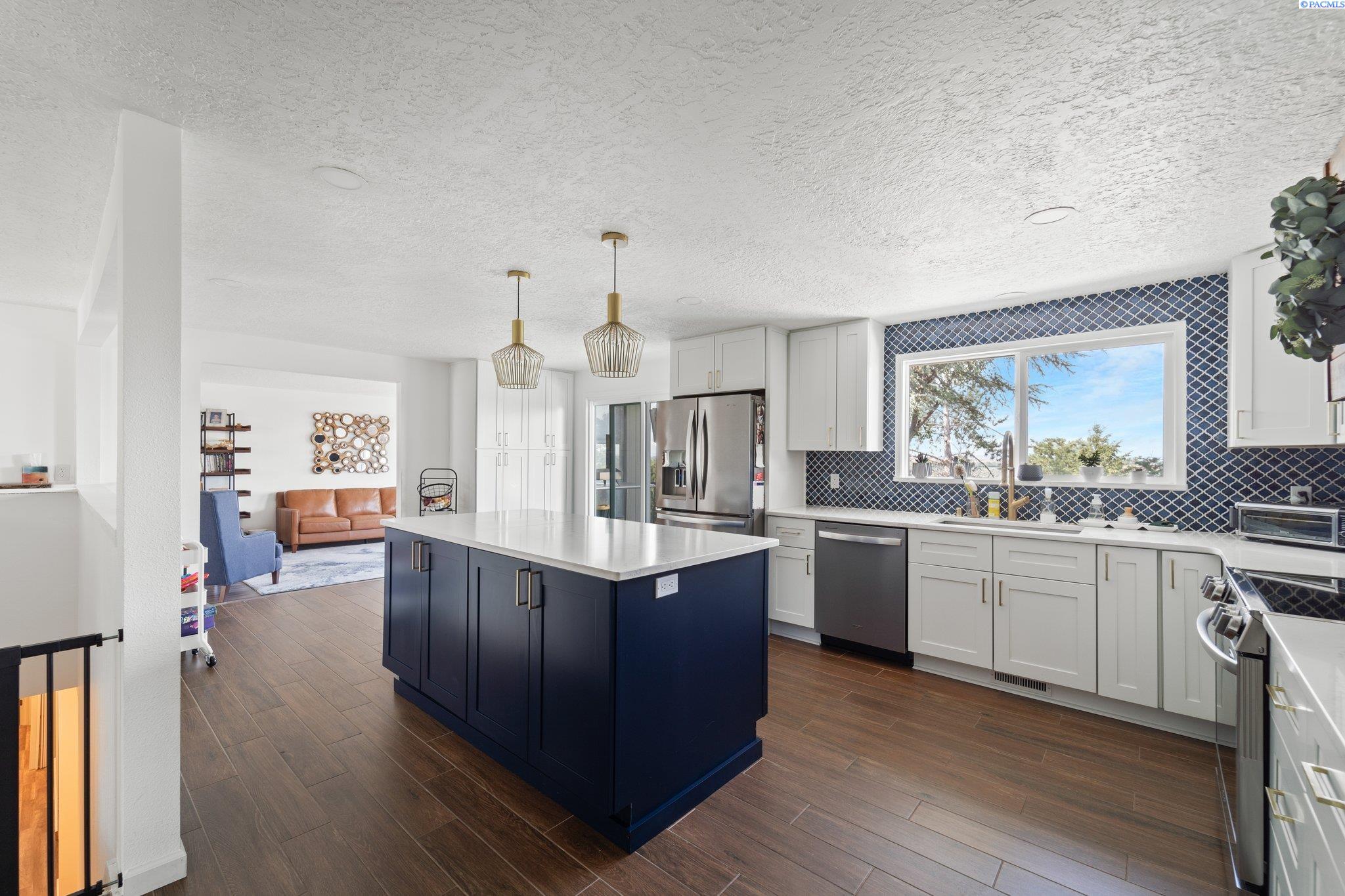 4406 Laurel Drive