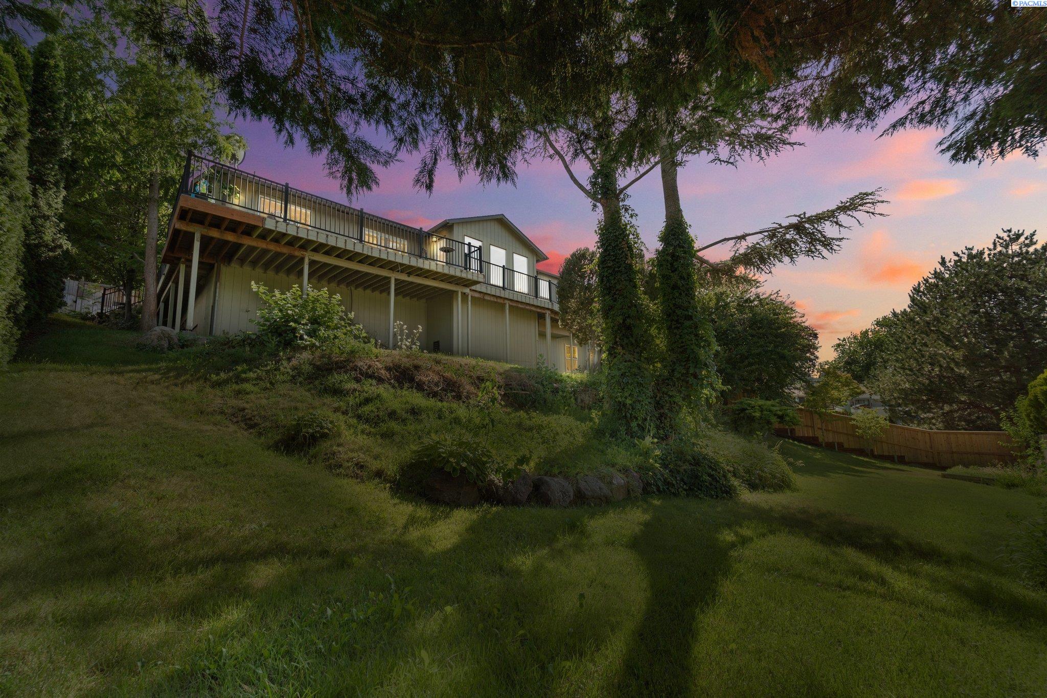 4406 Laurel Drive