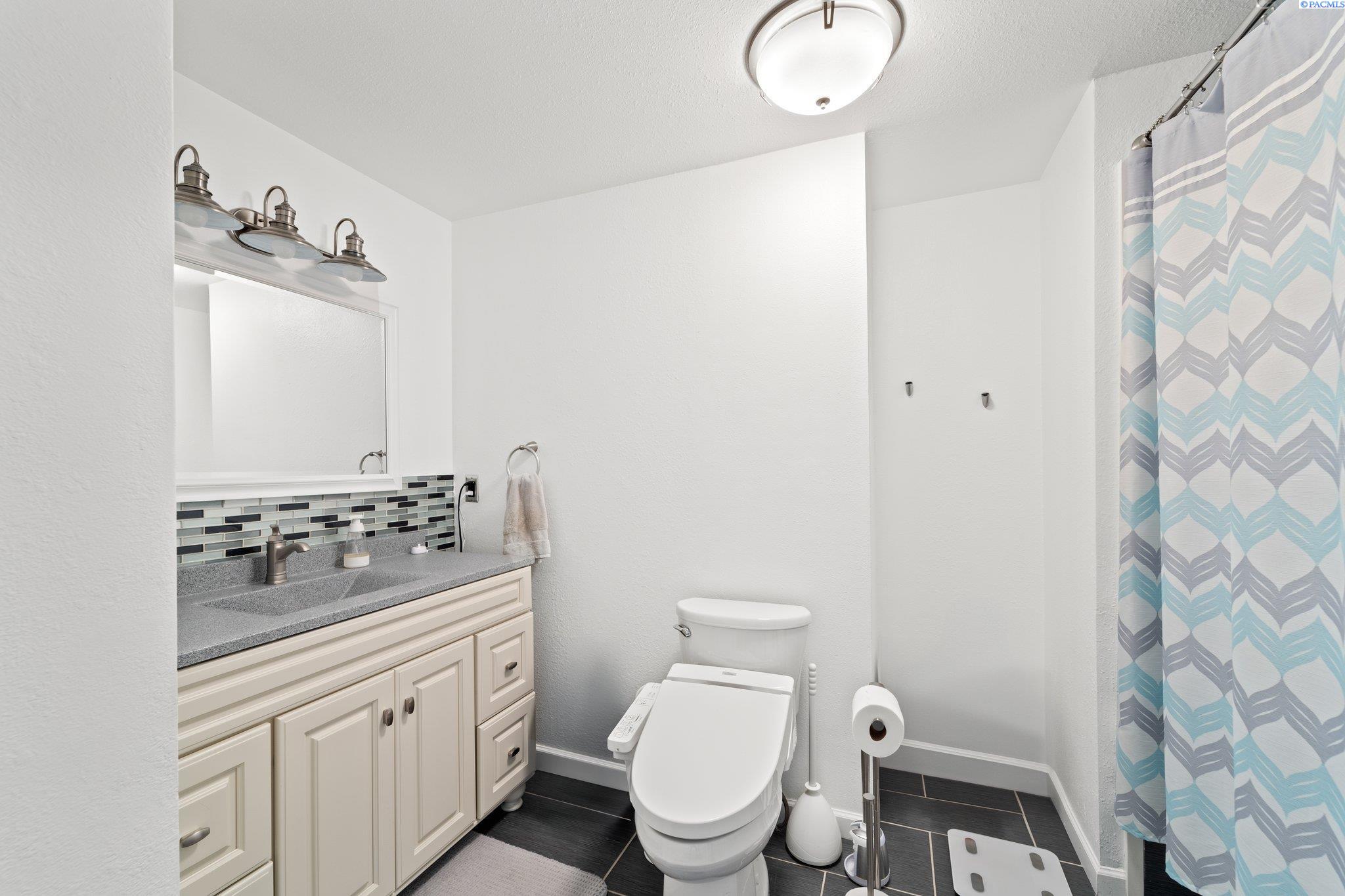 4406 Laurel Drive