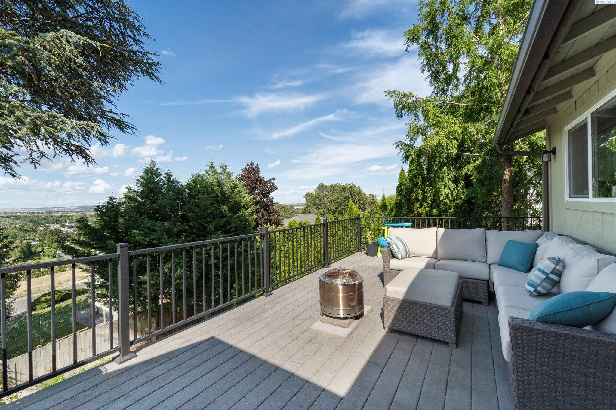 4406 Laurel Drive