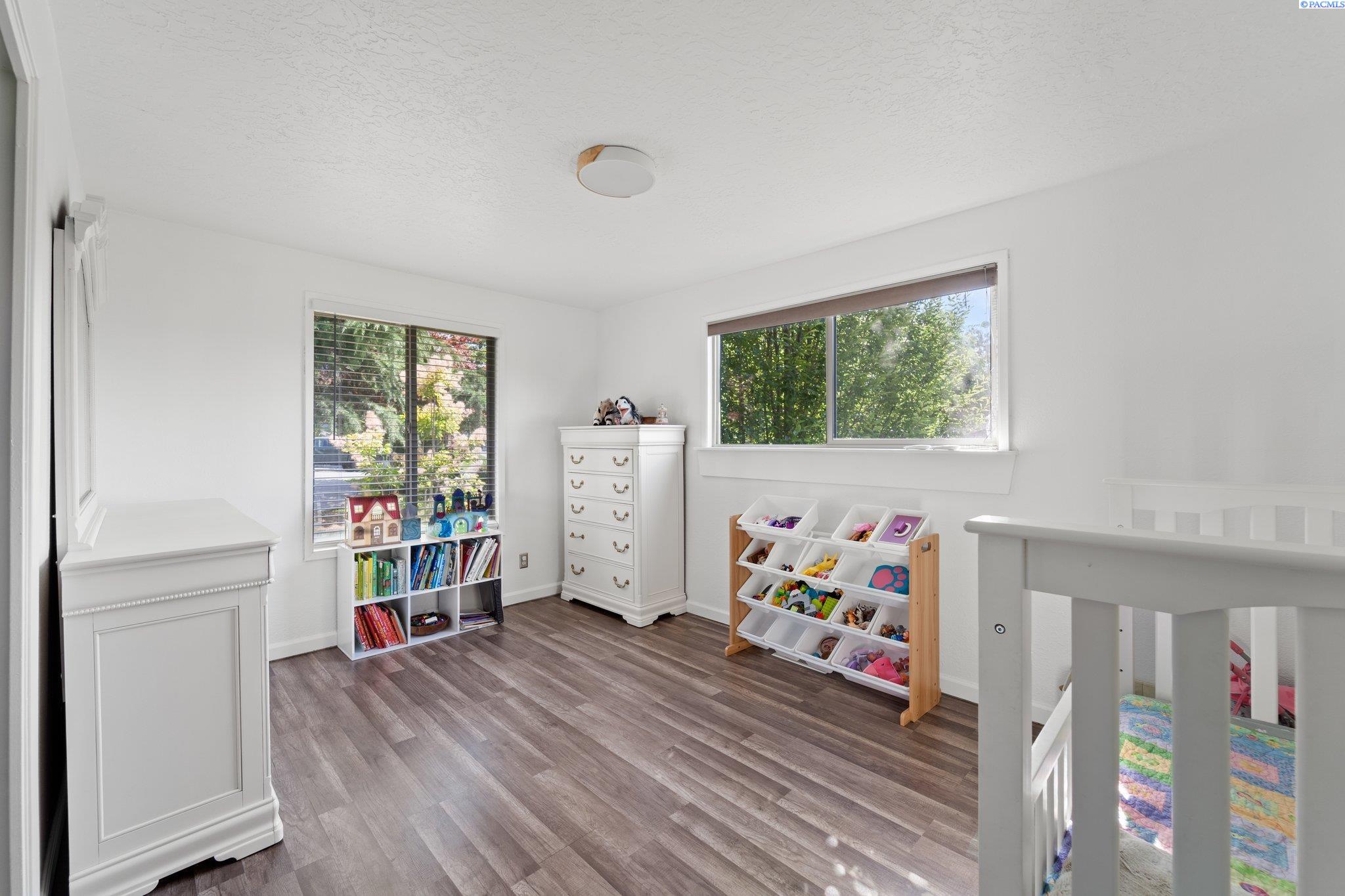 4406 Laurel Drive