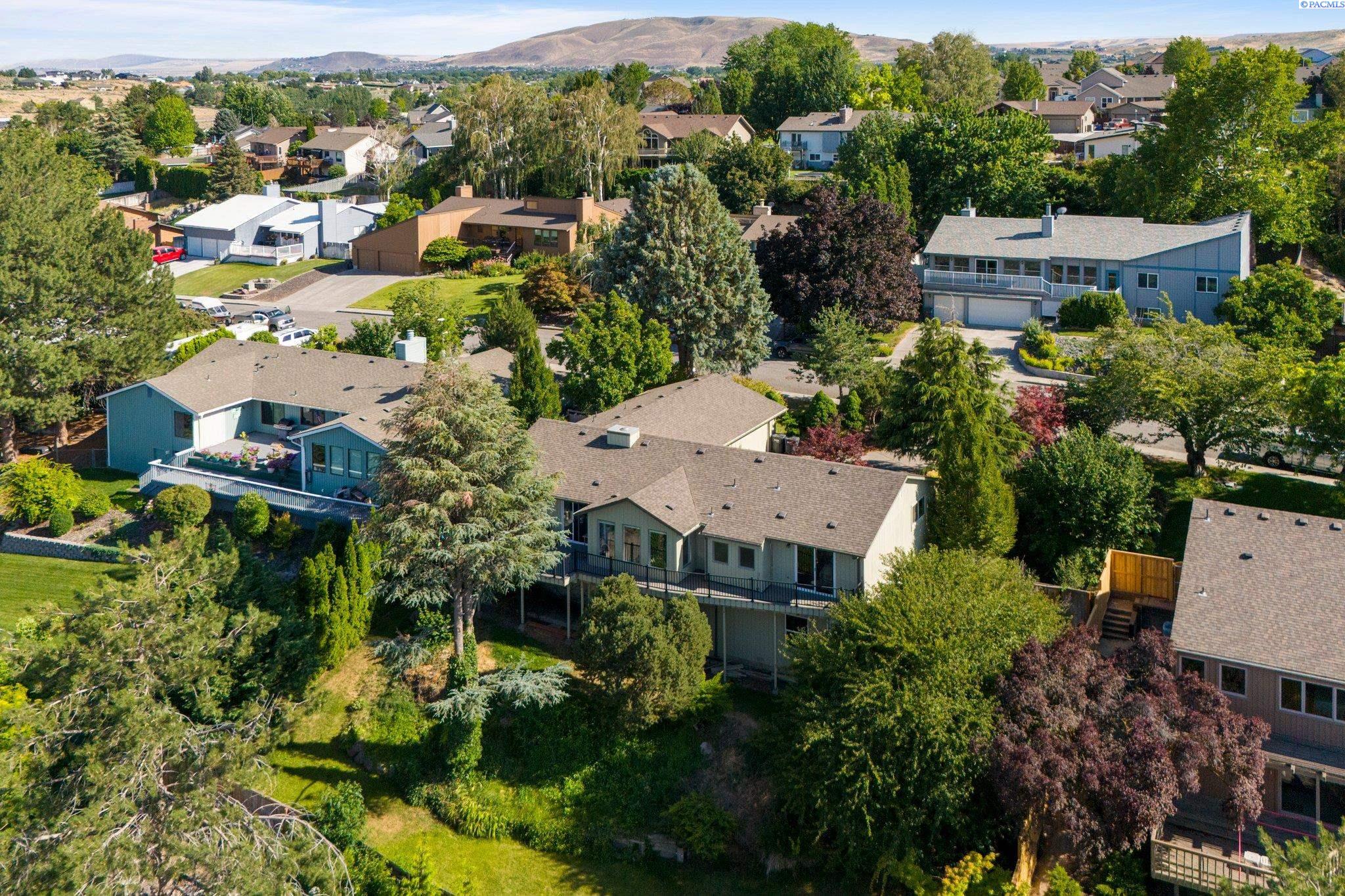 4406 Laurel Drive