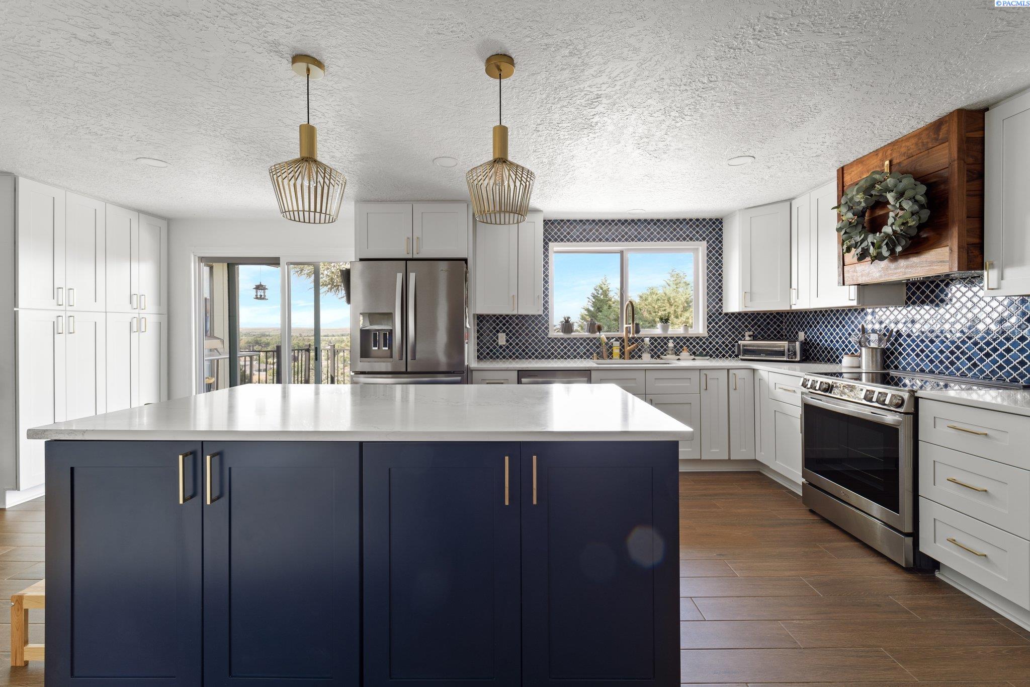 4406 Laurel Drive