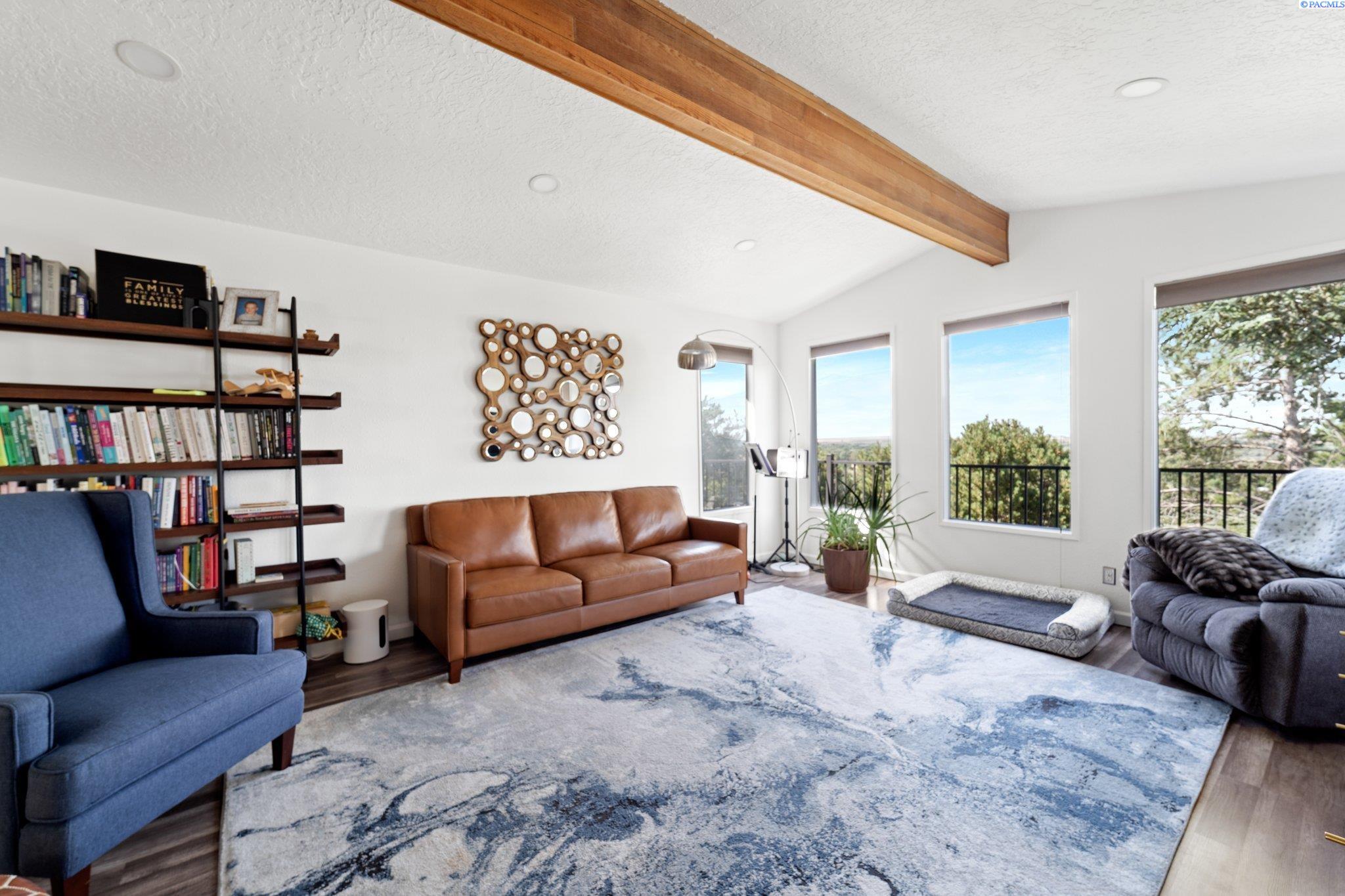 4406 Laurel Drive