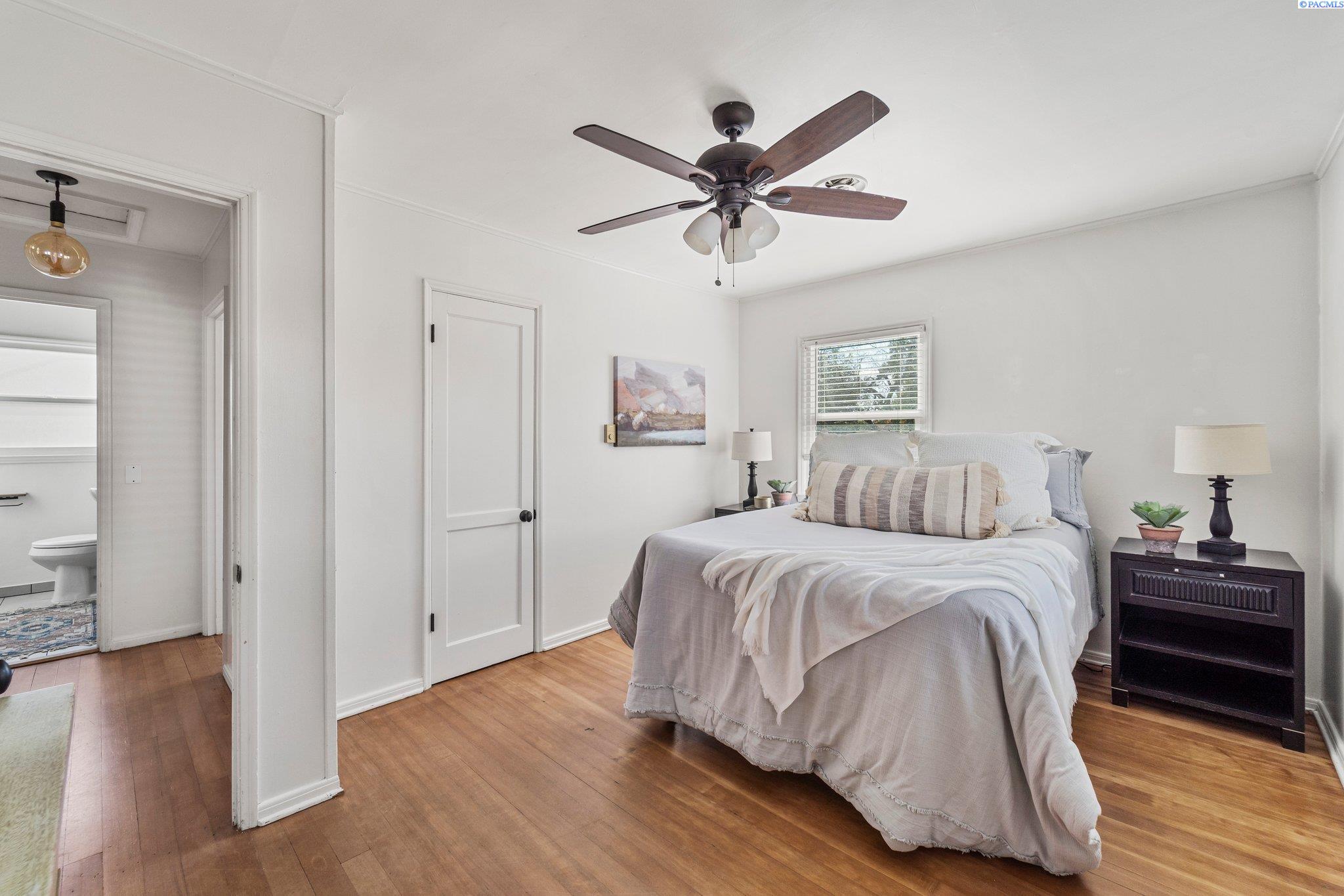 303 Rossell Avenue