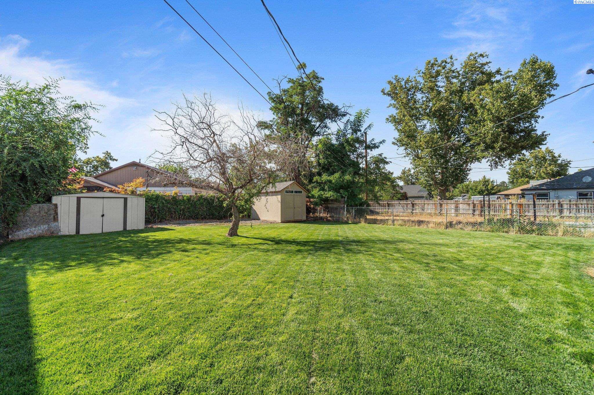 303 Rossell Avenue