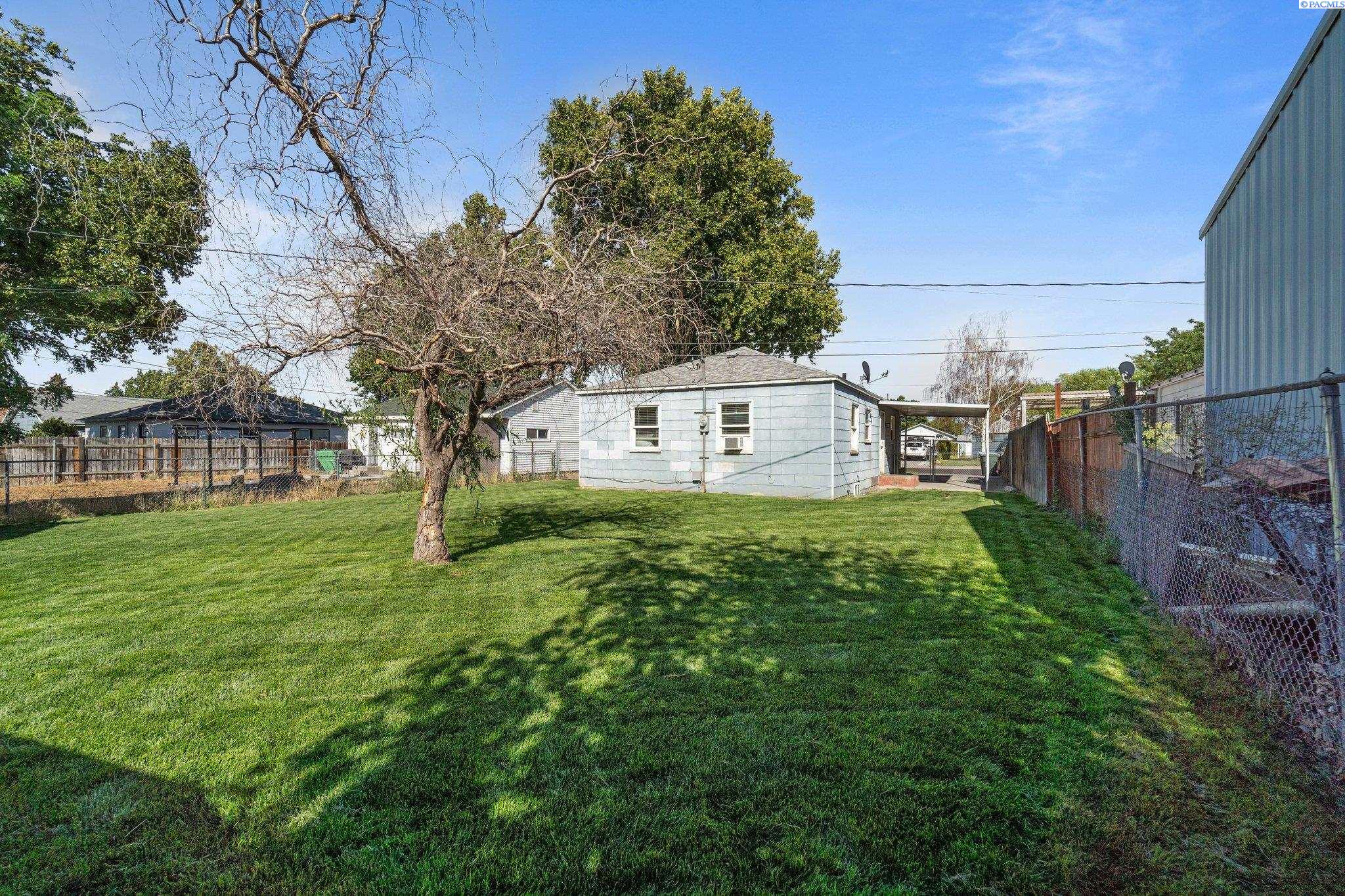 303 Rossell Avenue
